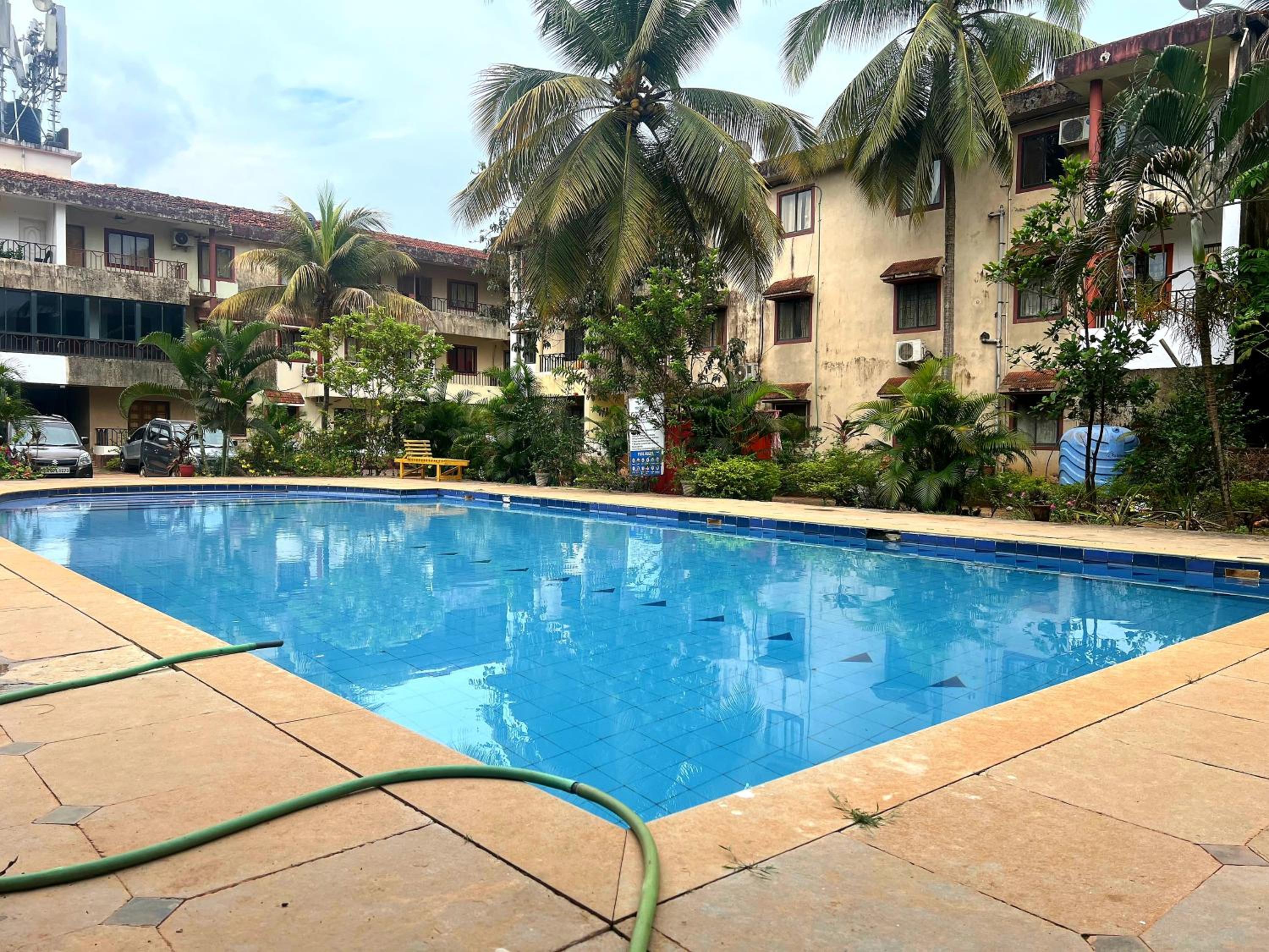 Two-Bedroom Apartment with Pool View photo 2