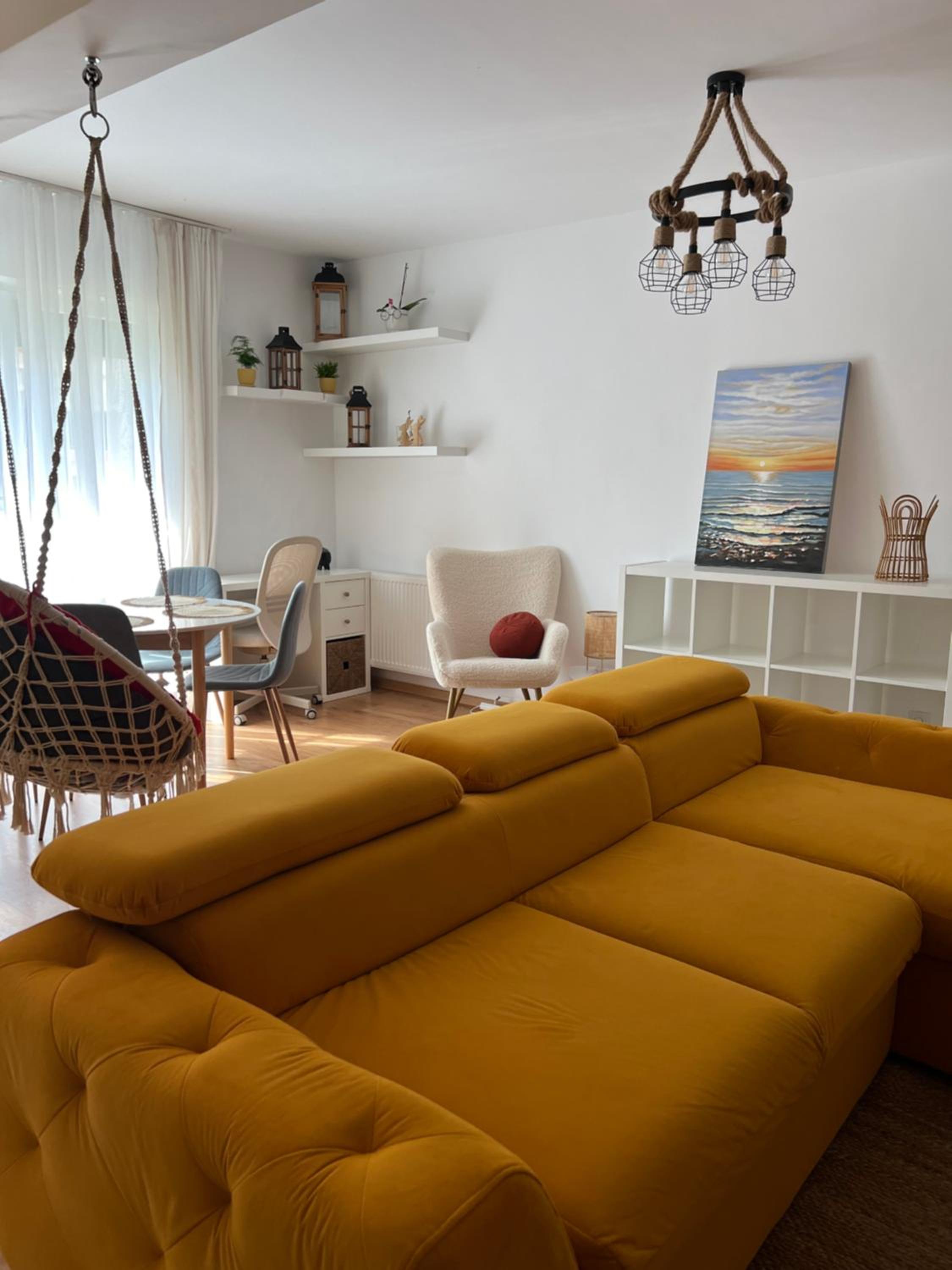 One-Bedroom Apartment photo 1