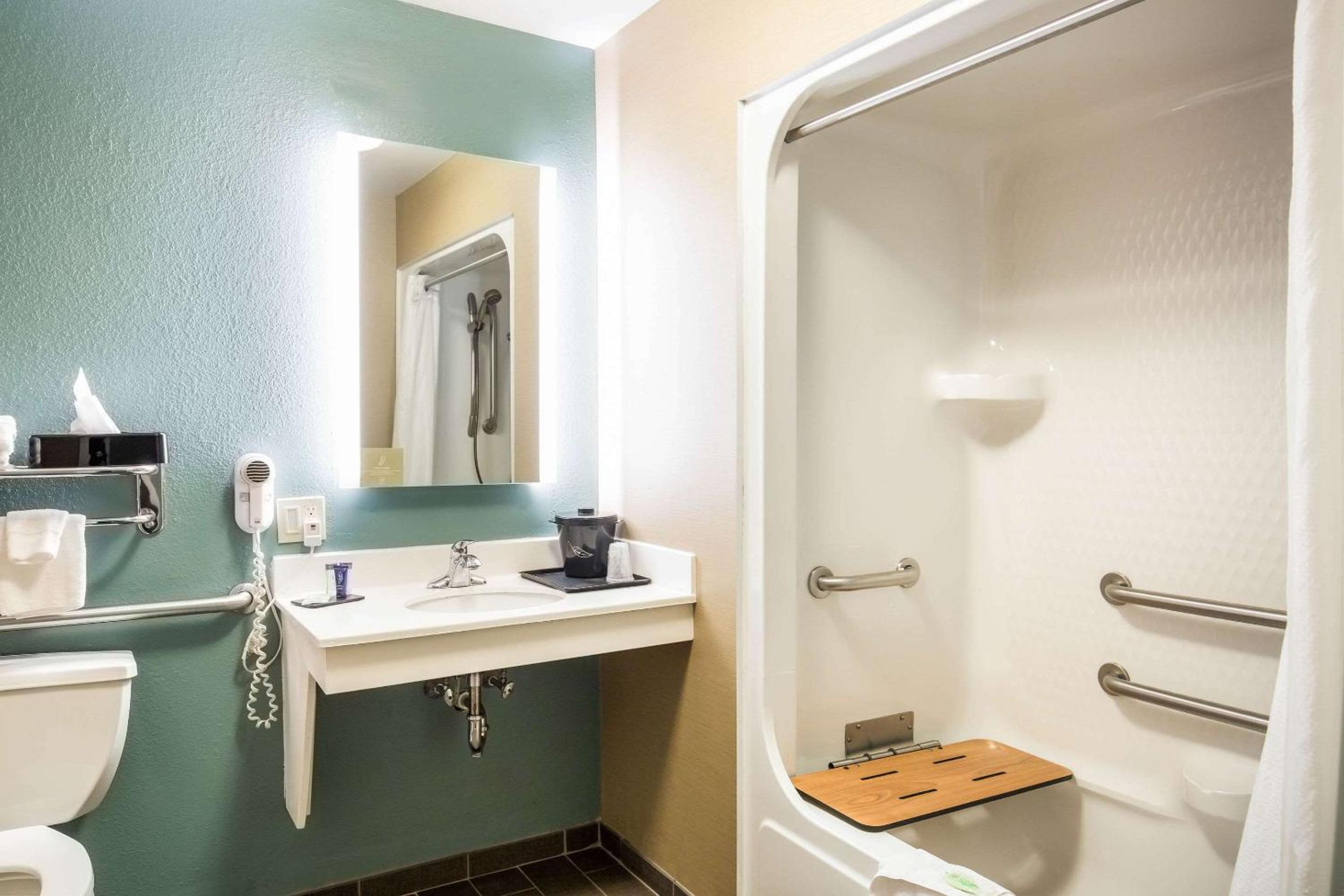 King Room - Disability Access/Non-Smoking - Photo 4