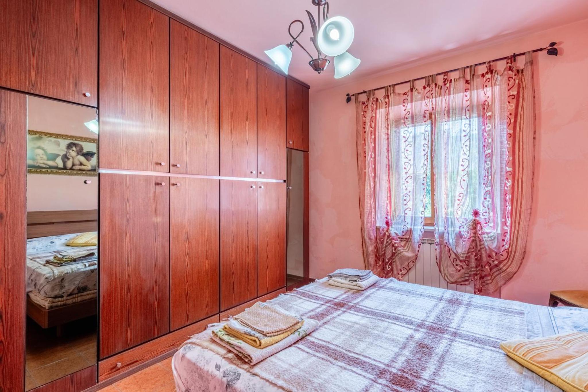 Two-Bedroom Apartment with Mountain View photo 2