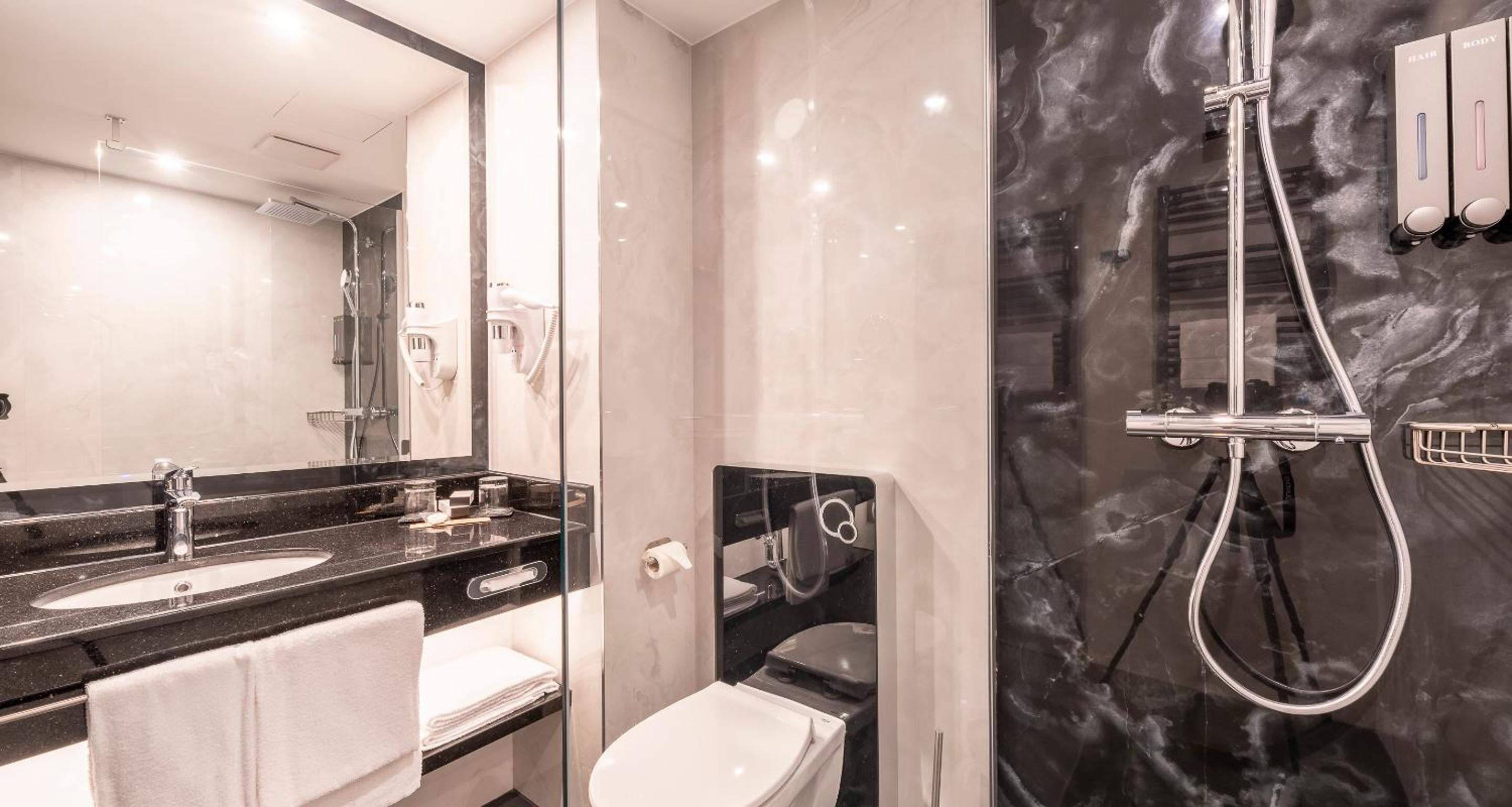 Junior Suite with Garden View - Photo 8