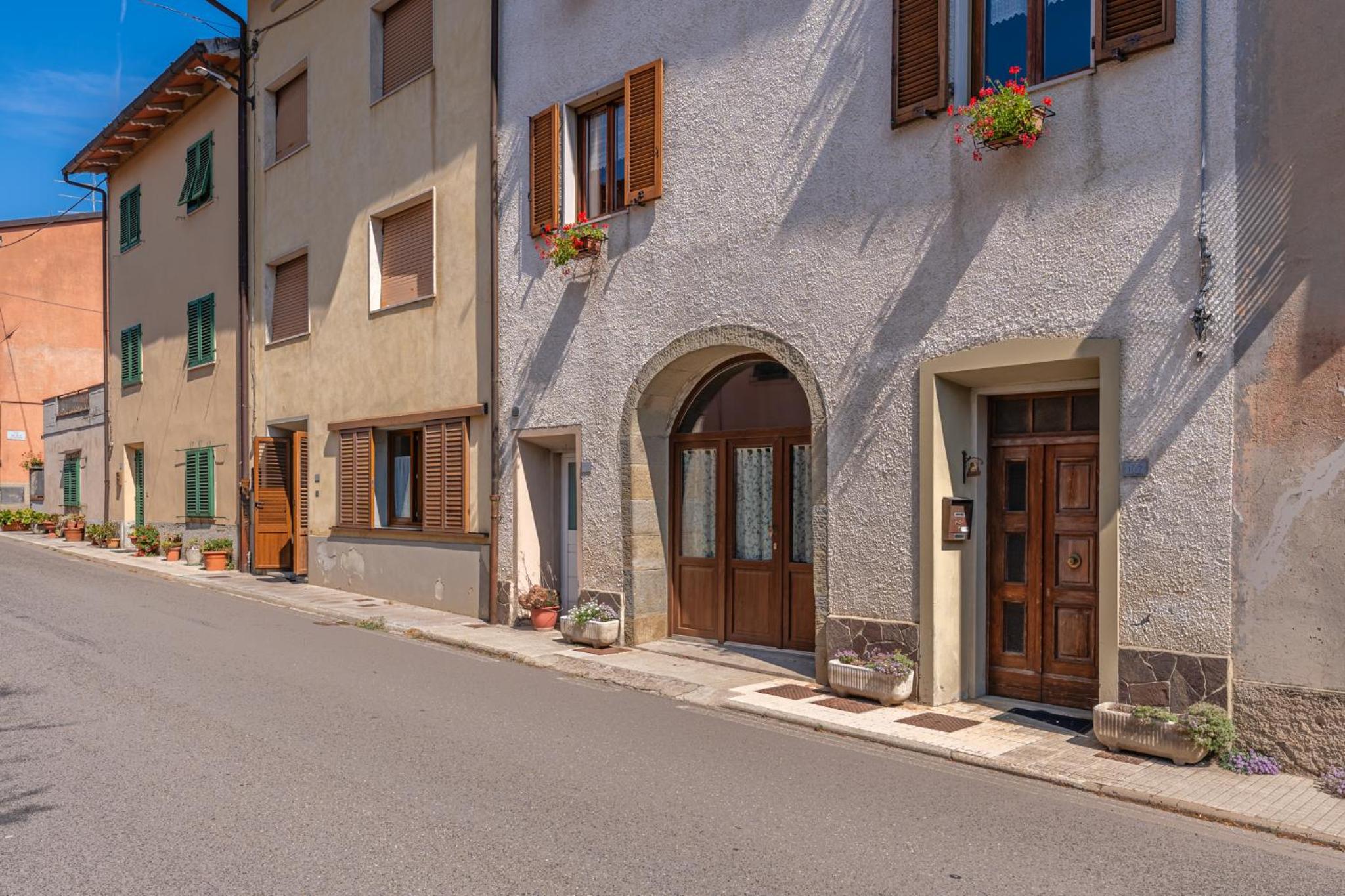 Two-Bedroom Apartment with Mountain View photo 3