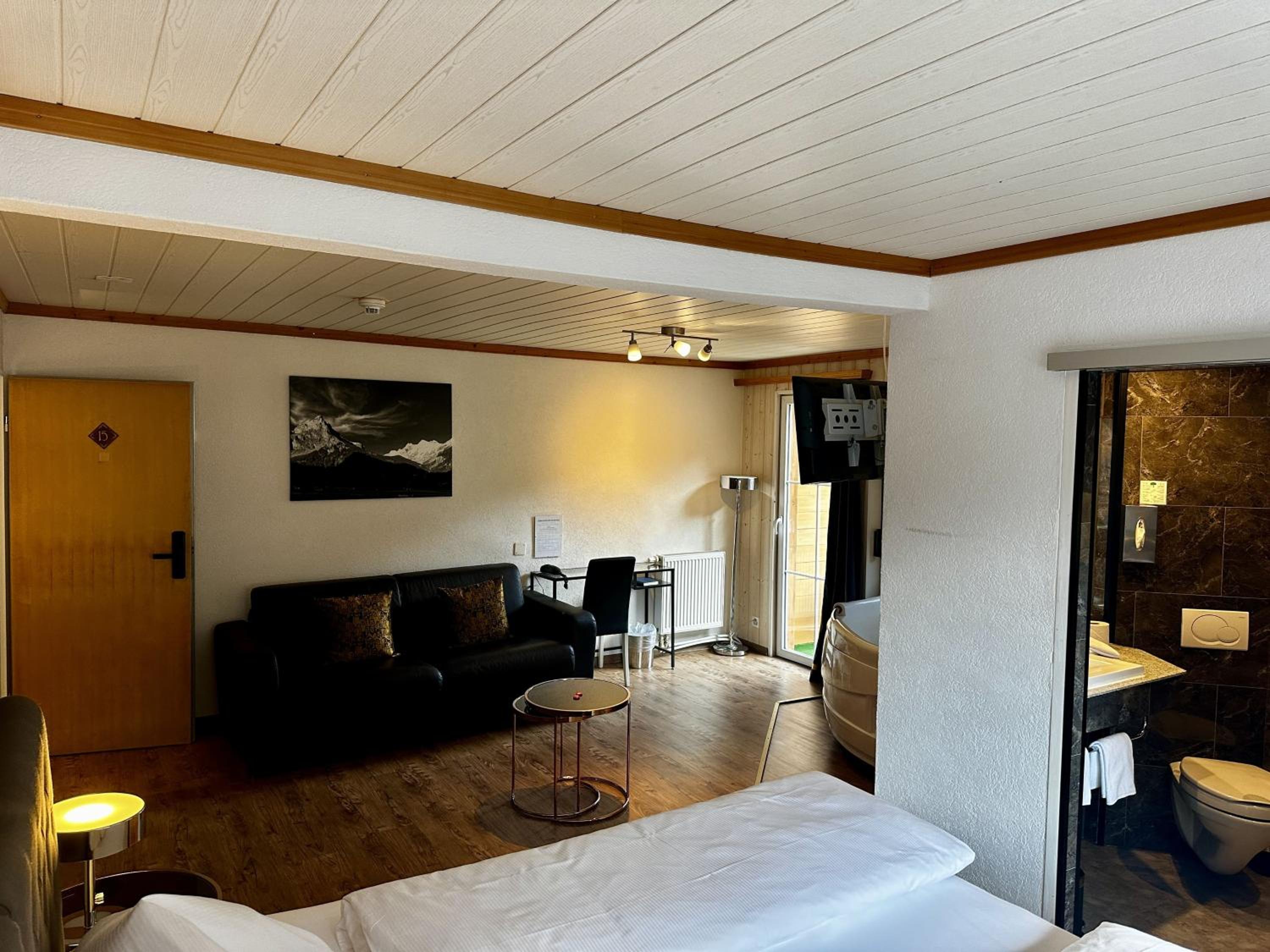 King Room with Spa Bath