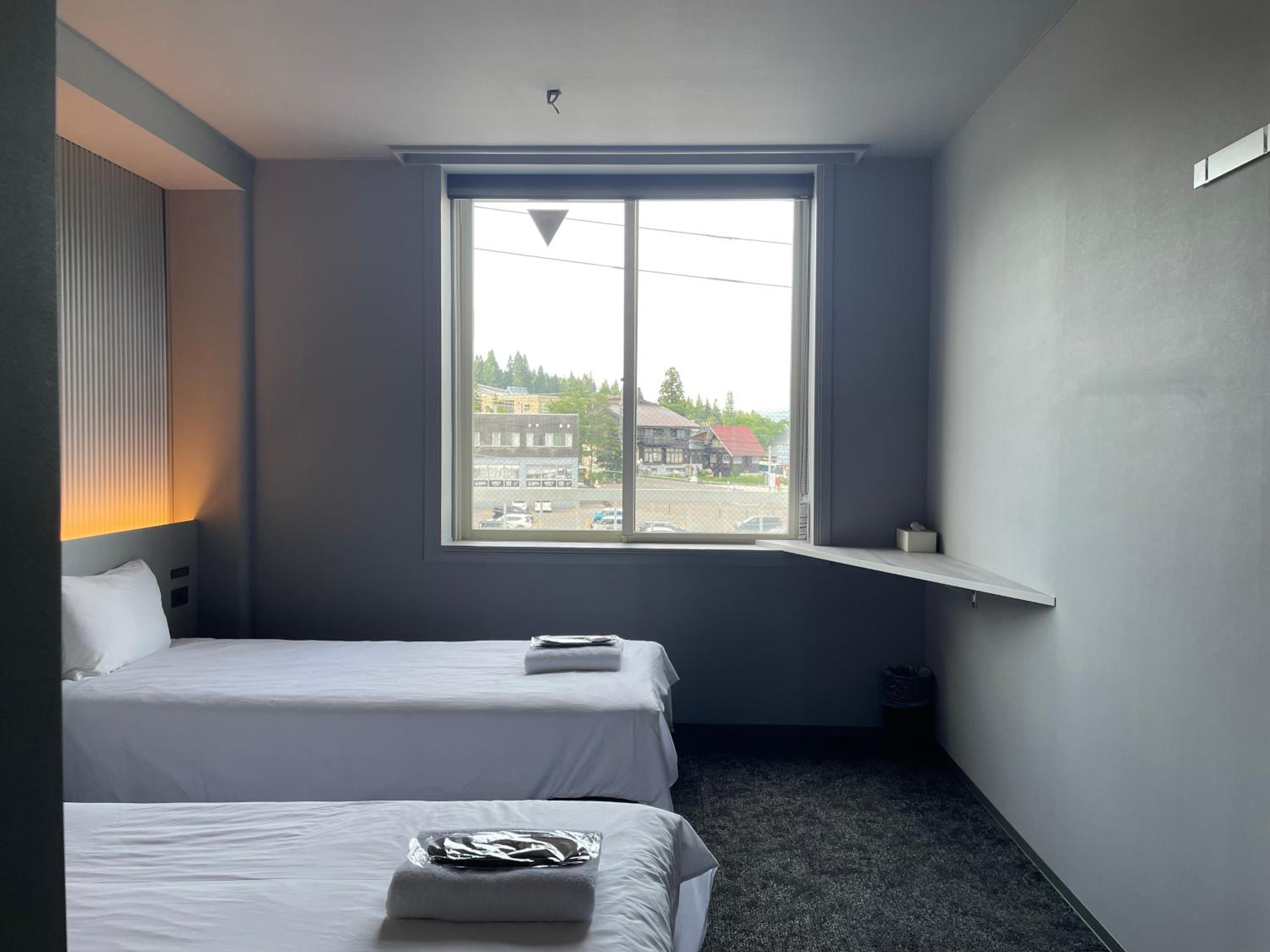 Twin Room with Bathroom - Photo 1