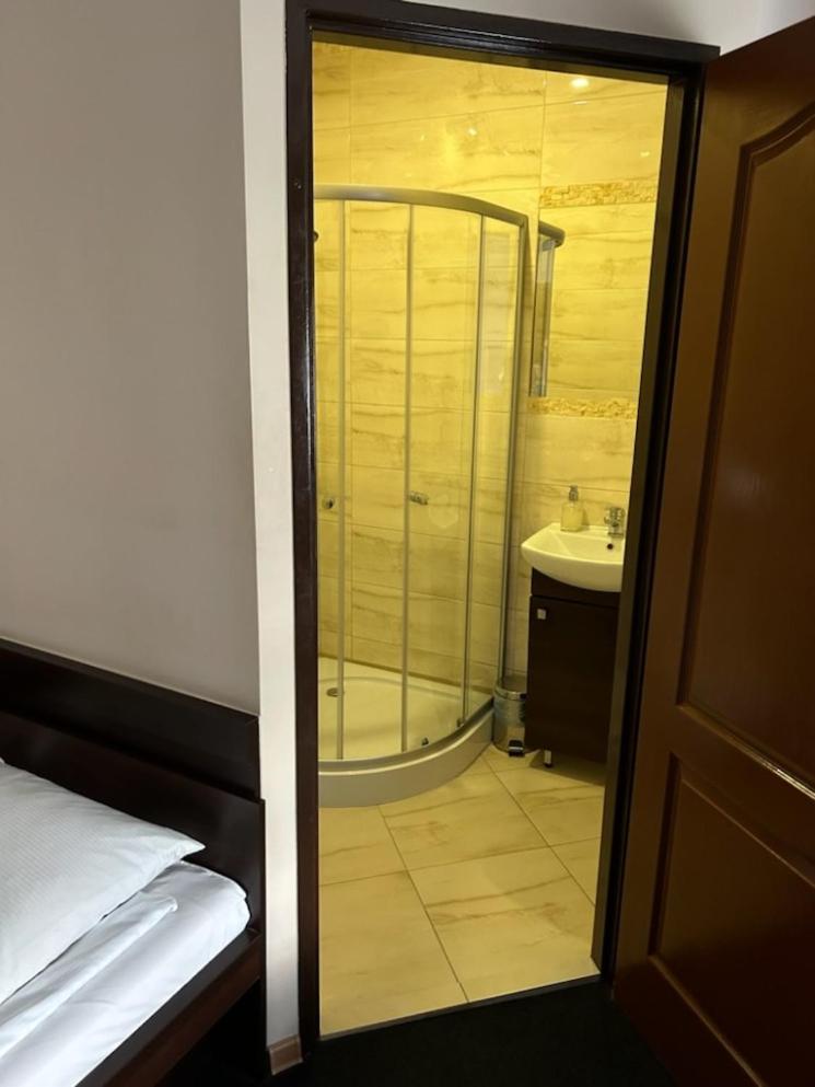 Large Double or Twin Room photo 3
