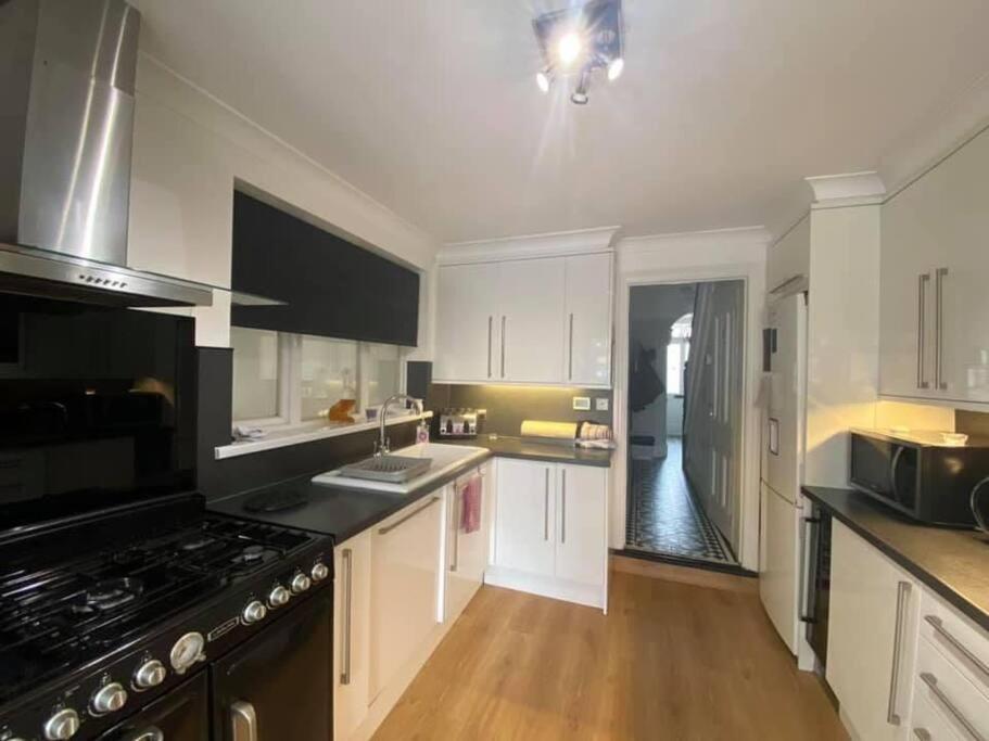Four-Bedroom House photo 2