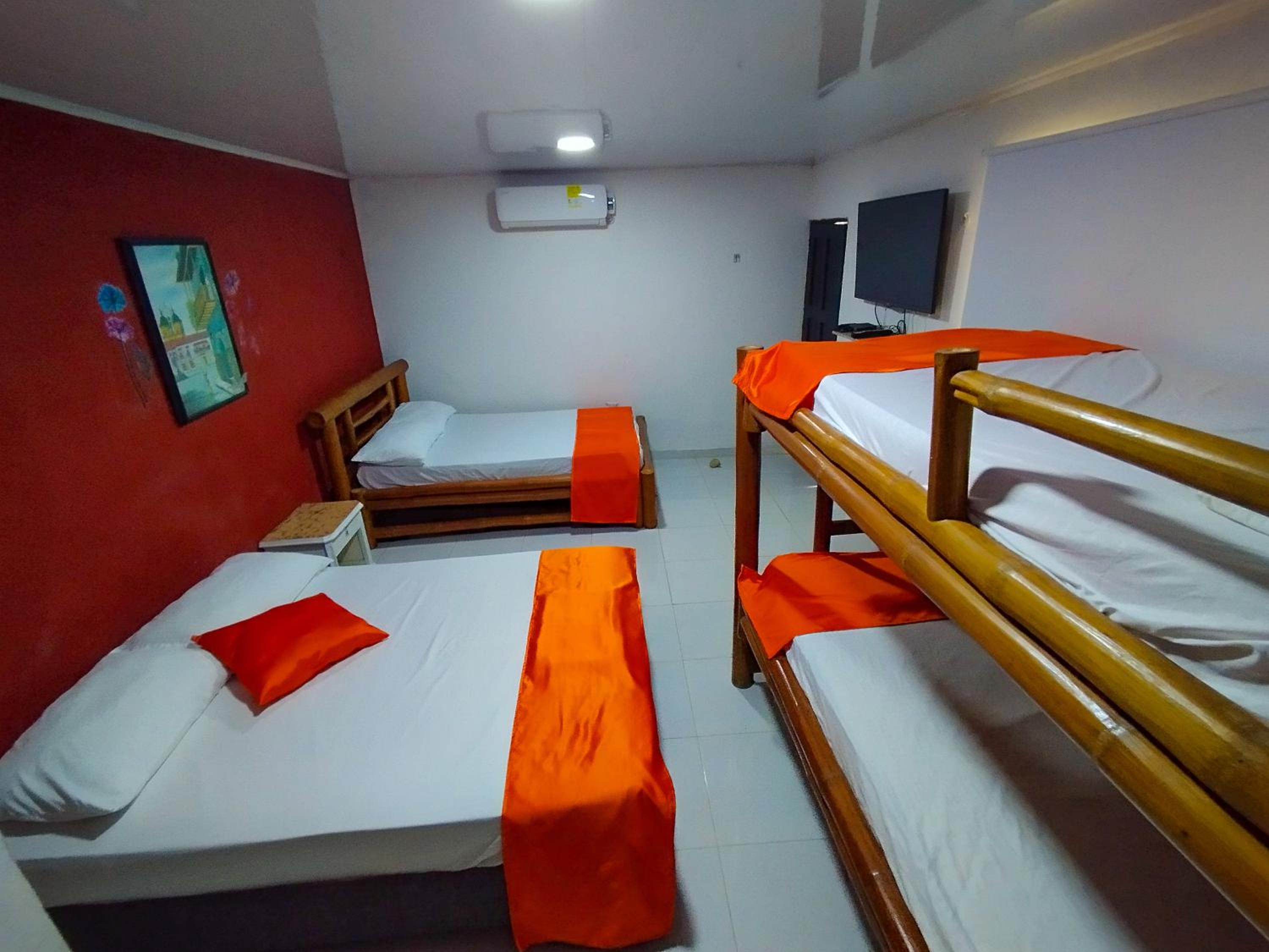 Standard Twin Room photo 3