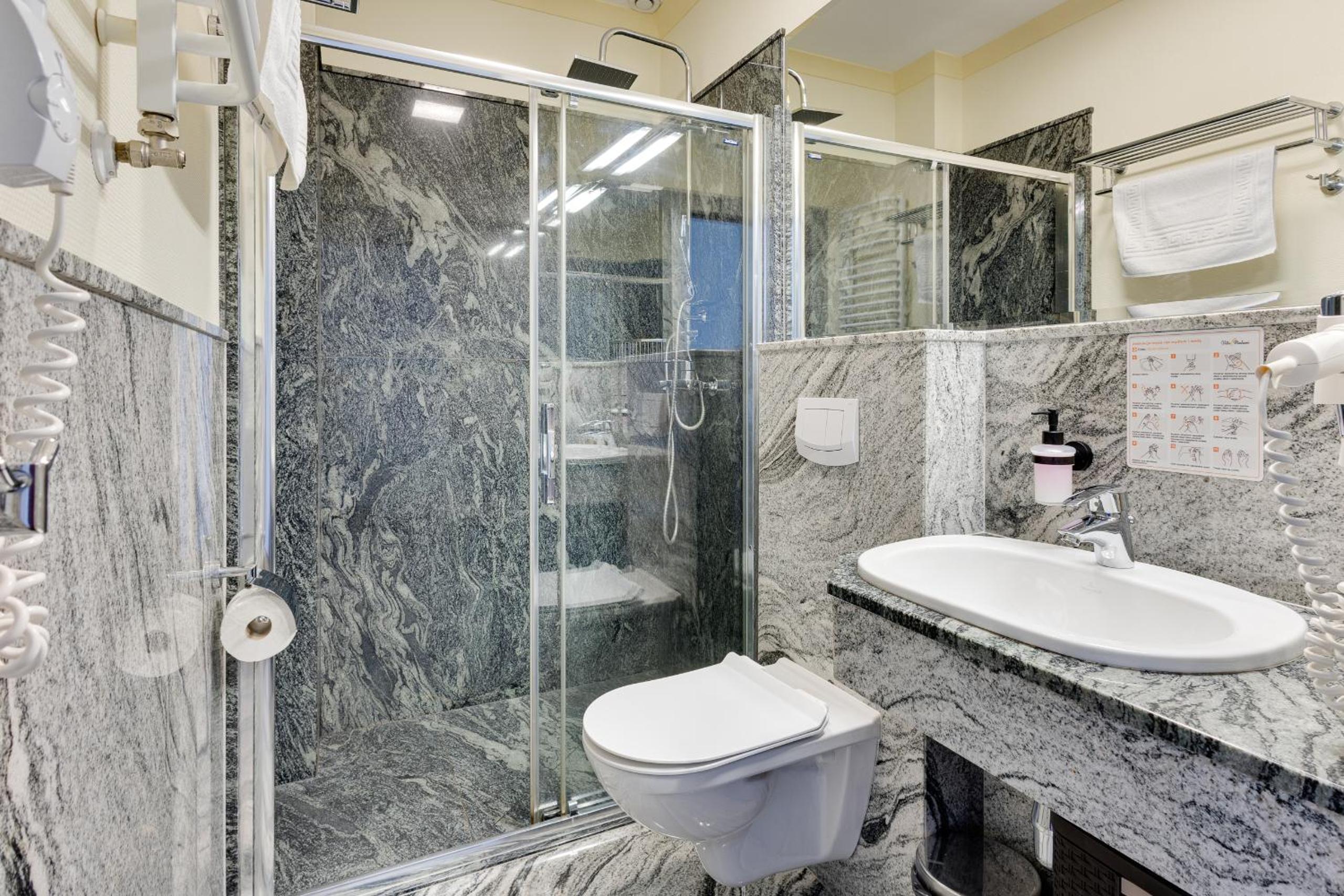 Classic Double Room with Extra Bed - Photo 2