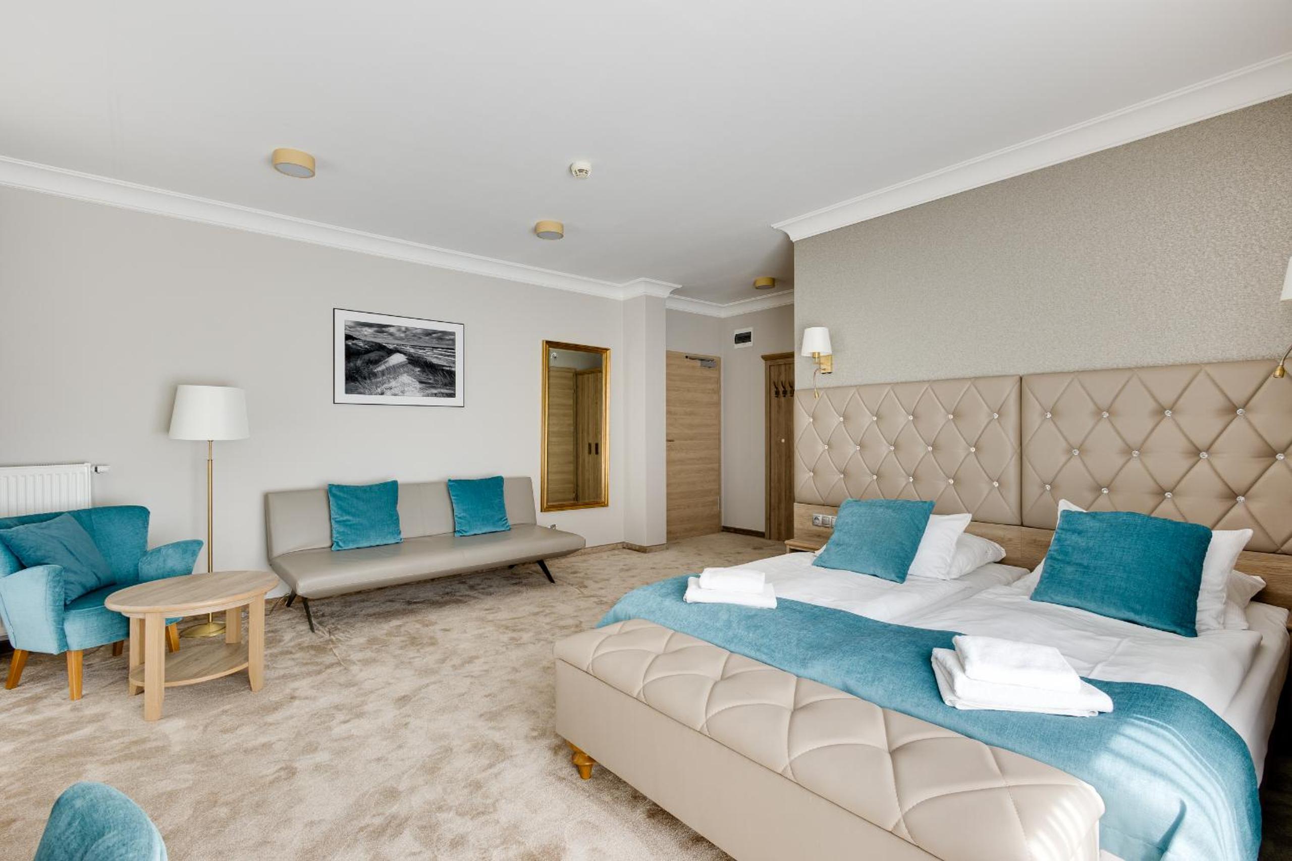 Deluxe Double Room with Extra Bed - Photo 3
