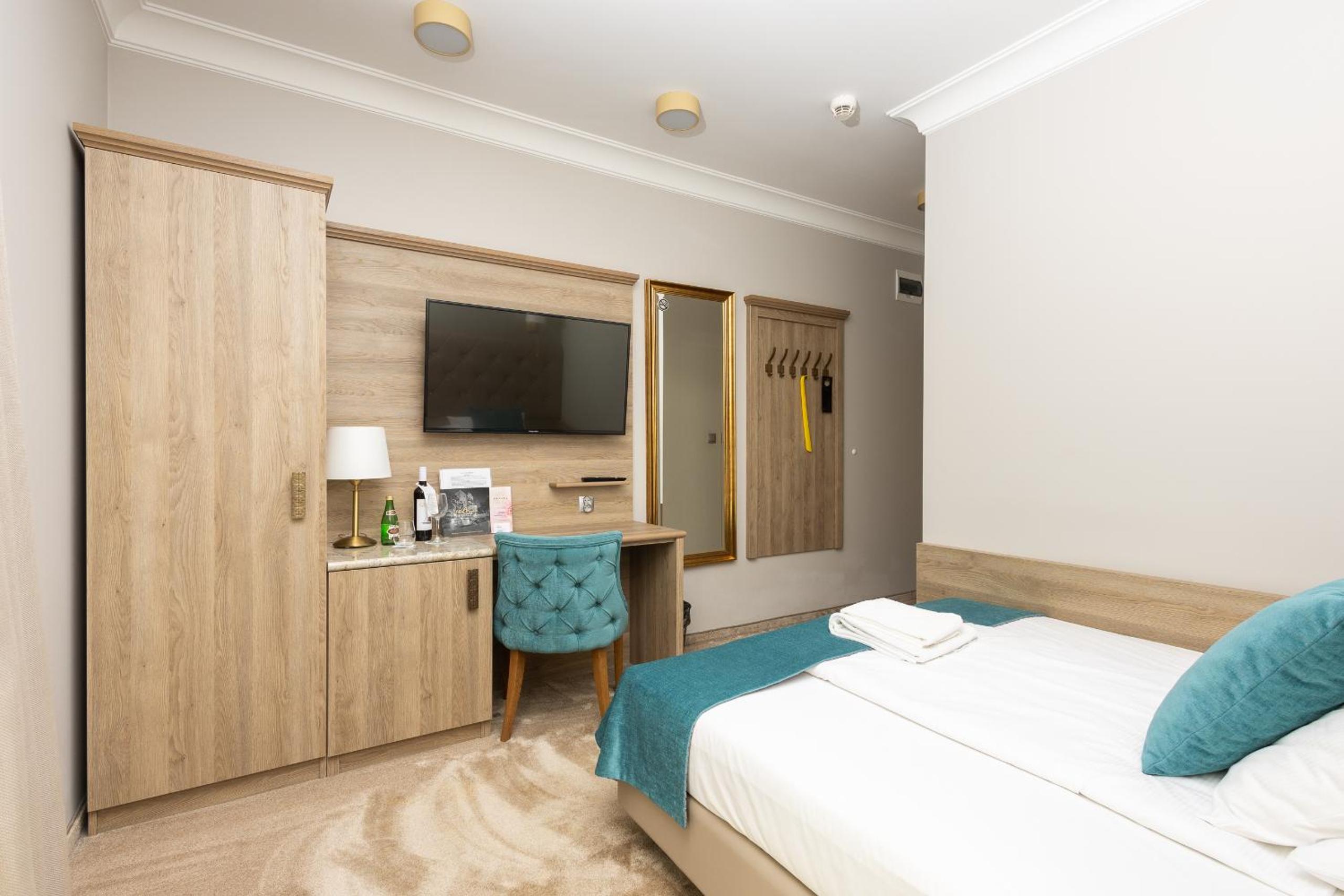 Deluxe Single Room with Balcony photo 2