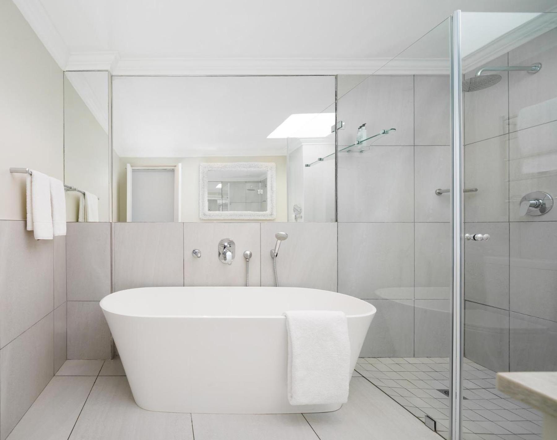 Premier Suite - Photo 4