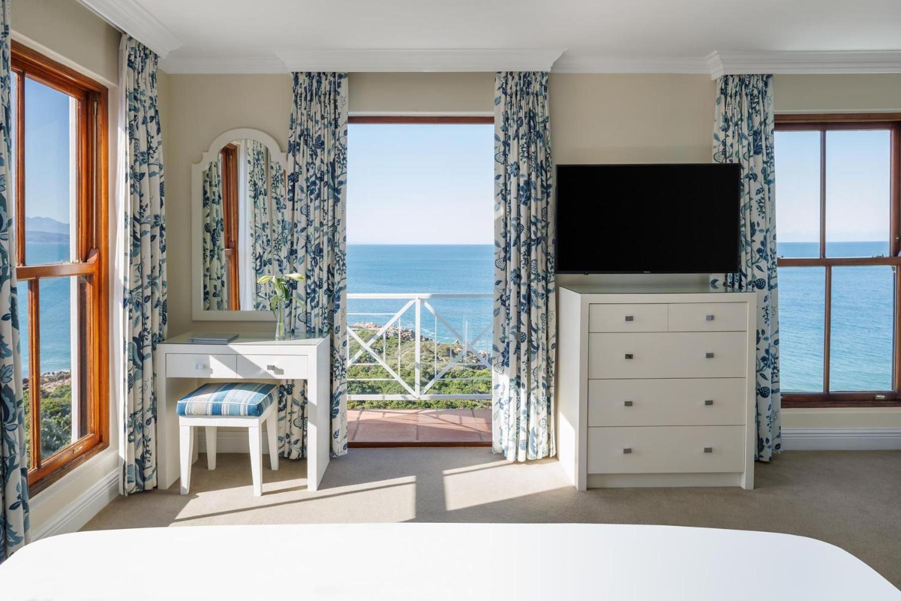 Premier Suite - Photo 7