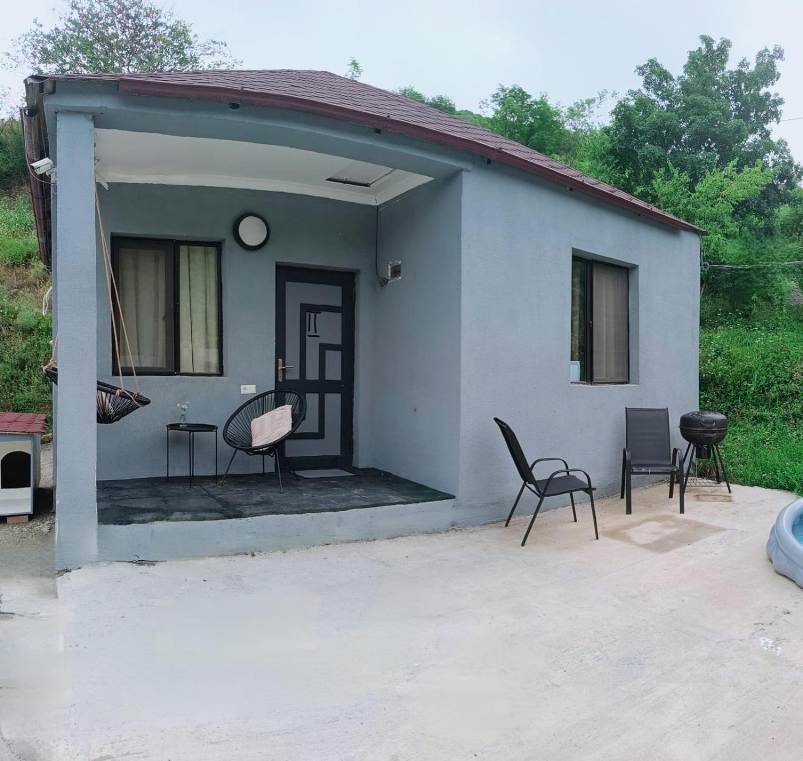 One-Bedroom House photo 1