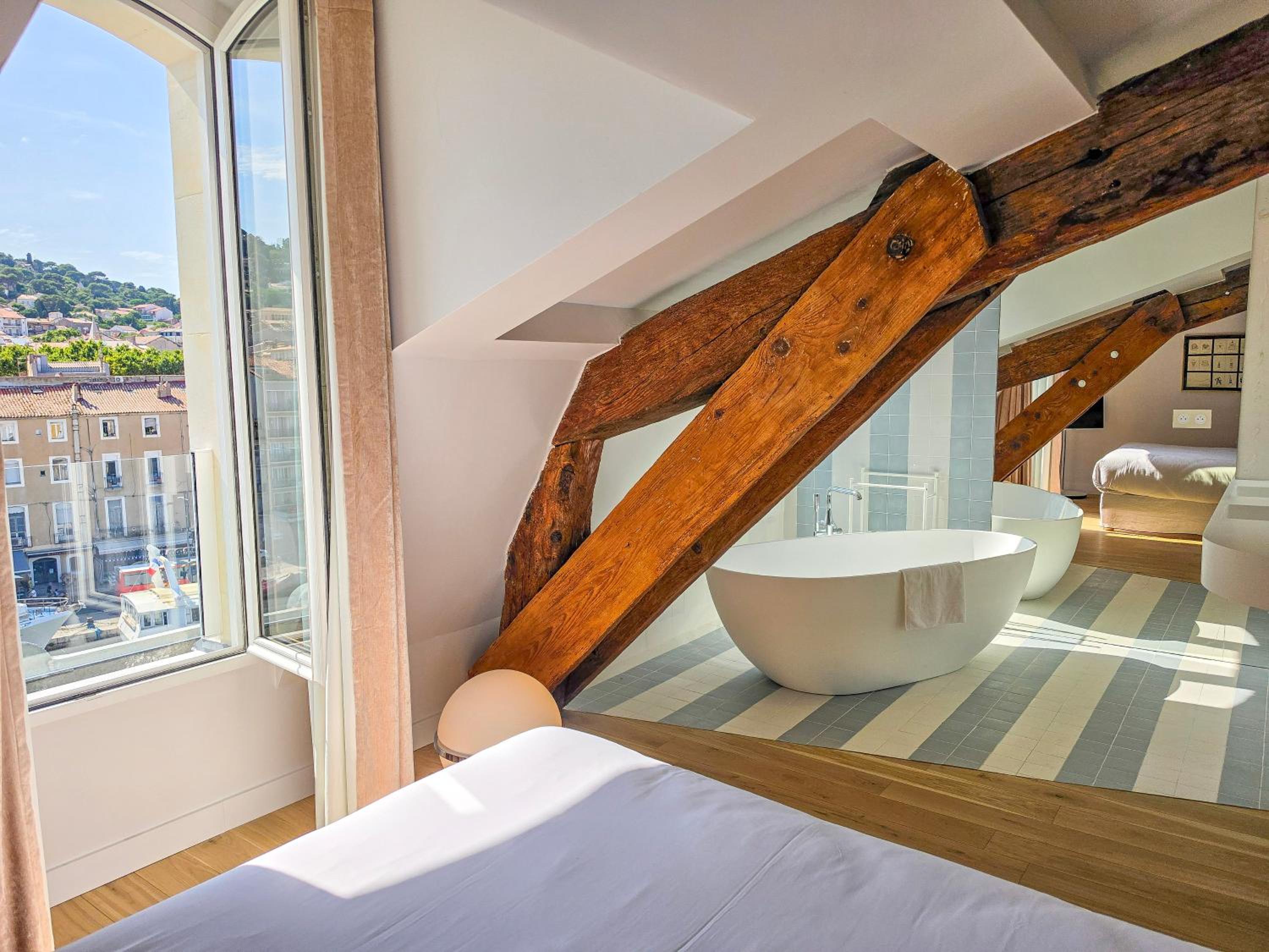 Junior Suite with Canal View
