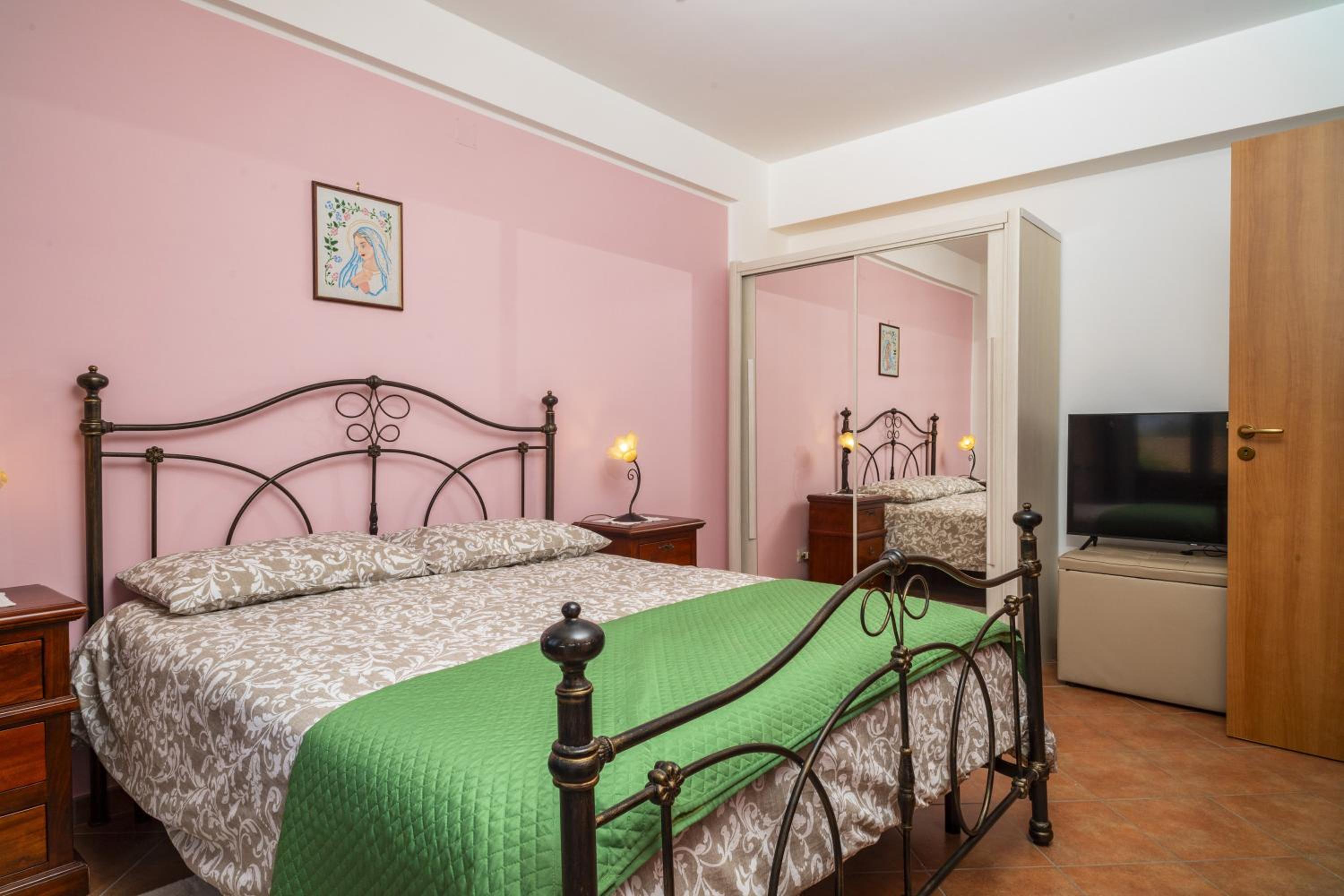 Superior One-Bedroom Apartment with Balcony photo 2