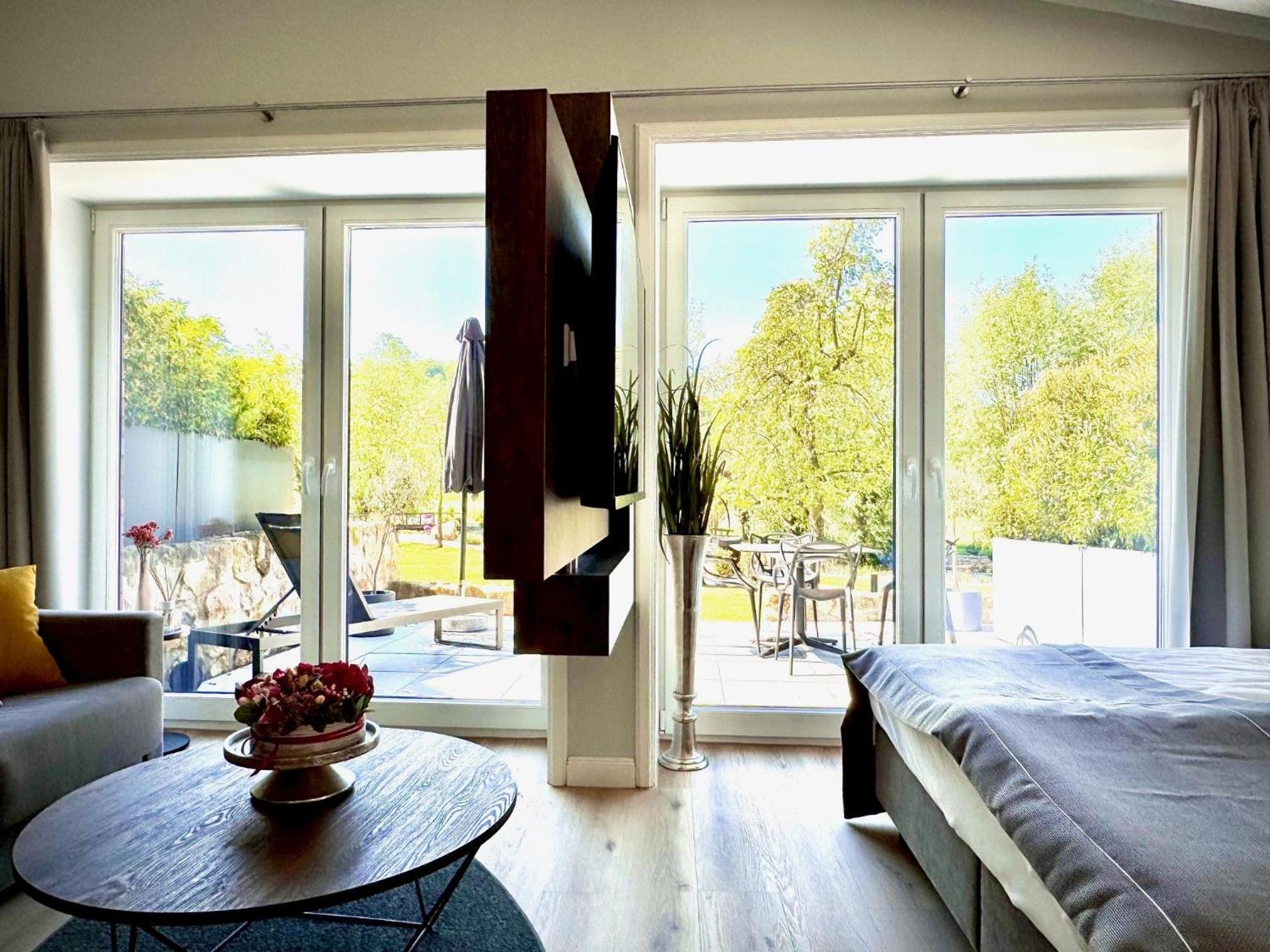 Studio Apartment photo 3