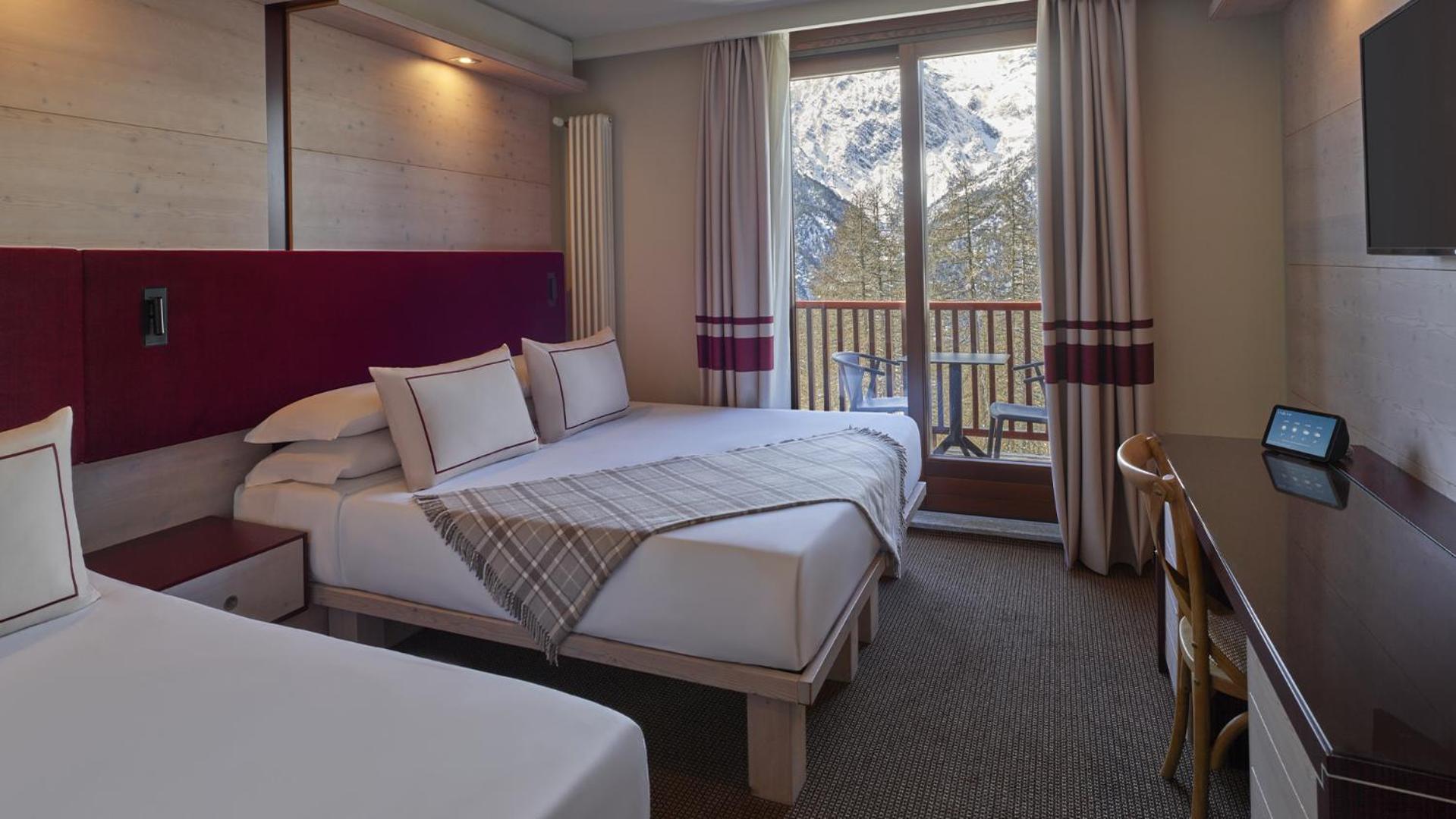 Triple Room with Mountain View
