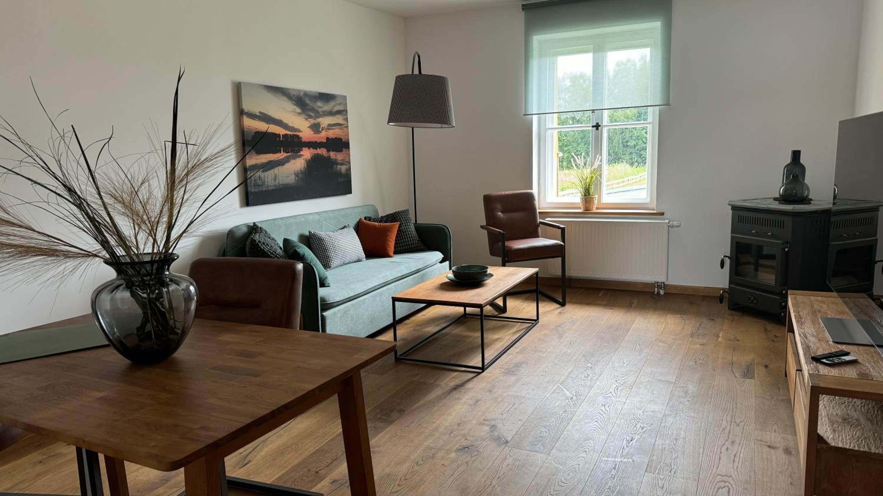One-Bedroom Apartment photo 1