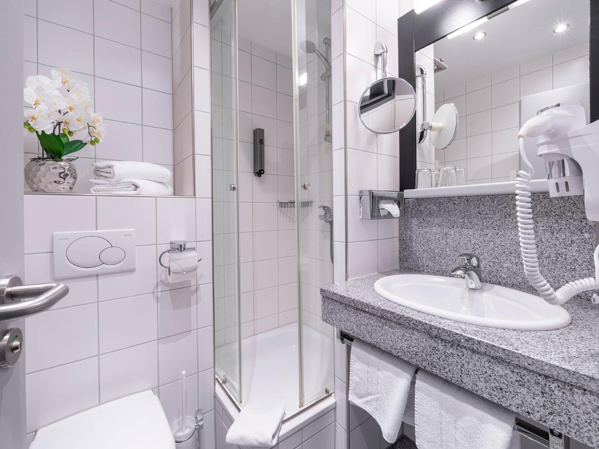 Standard Double/Twin Room photo 2
