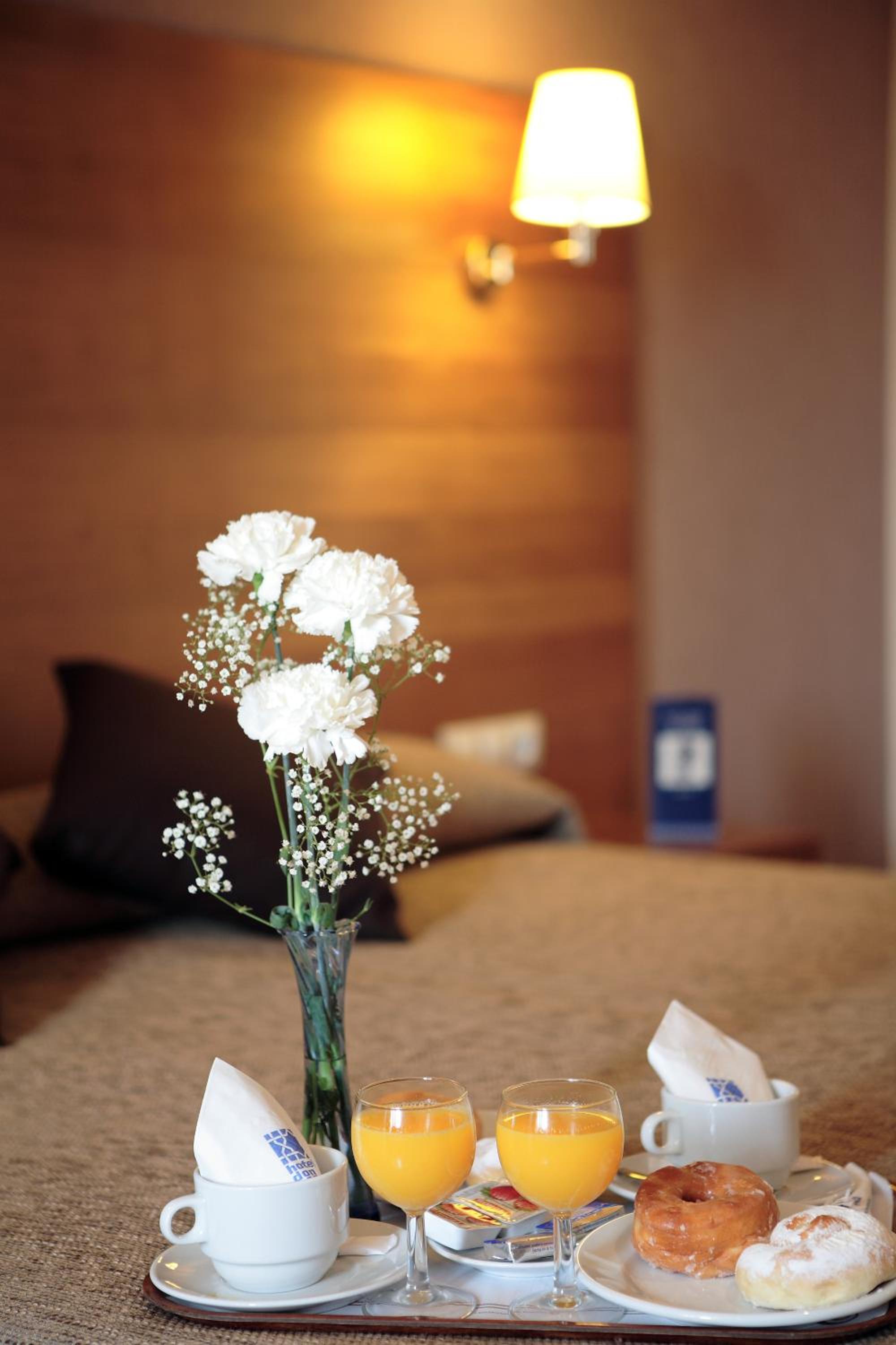 Double or Twin Room - Photo 2