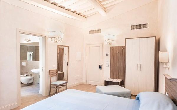 Double Room with Extra Bed - Photo 1