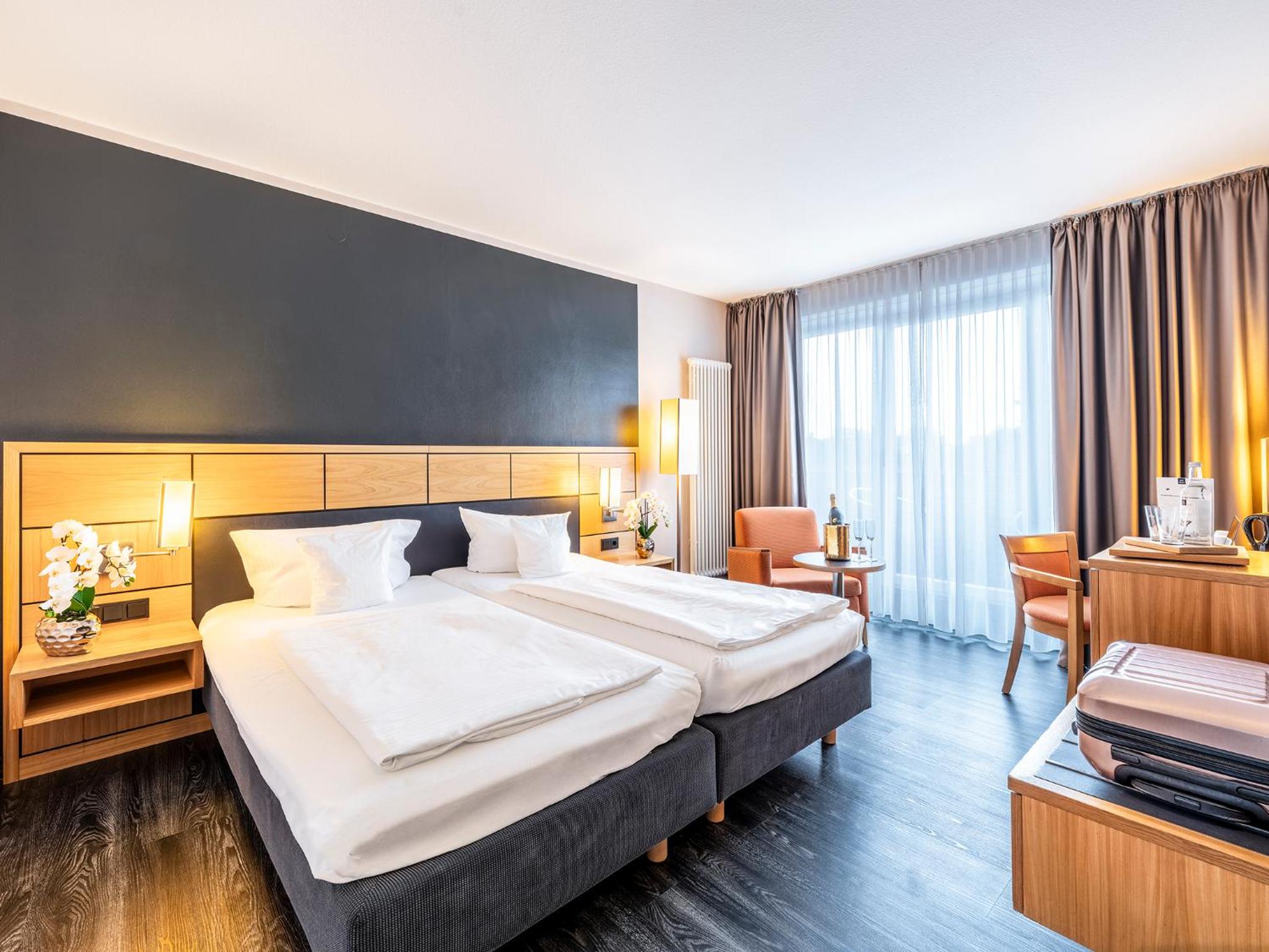 Comfort Queen Room with Balcony photo 2