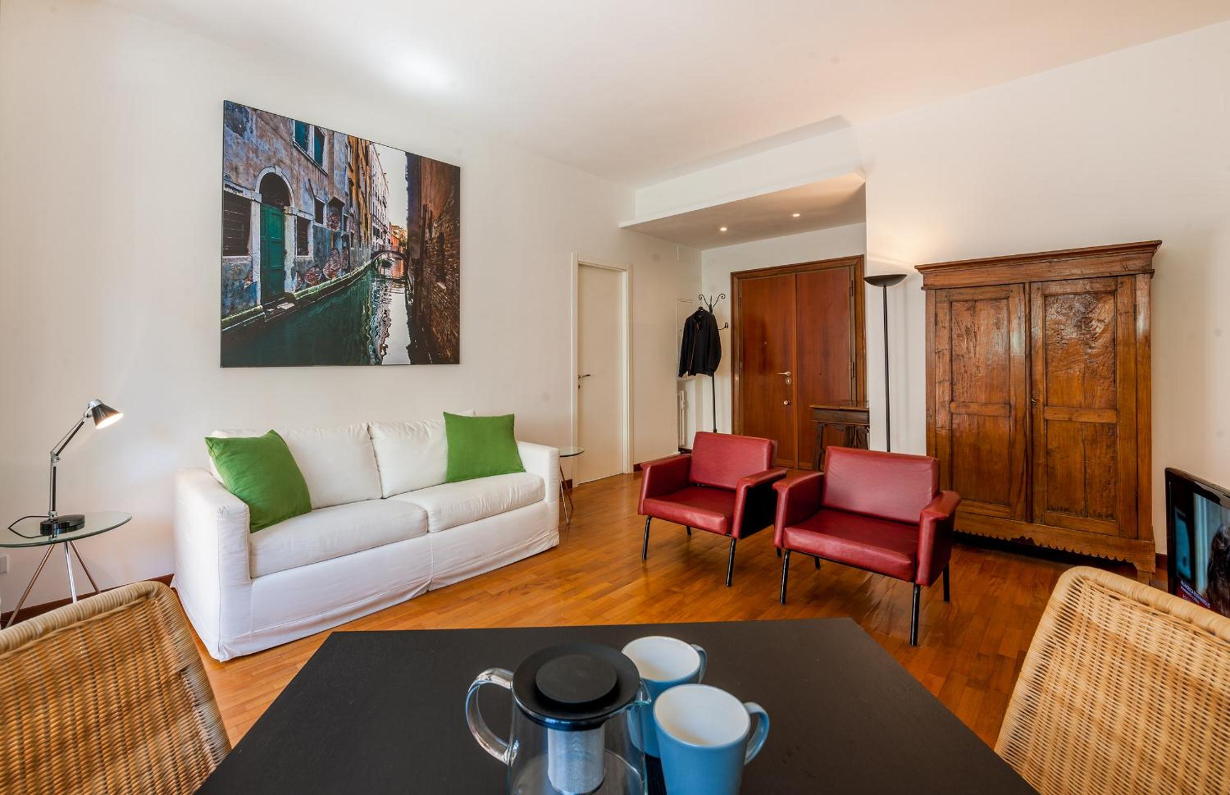 One-Bedroom Apartment