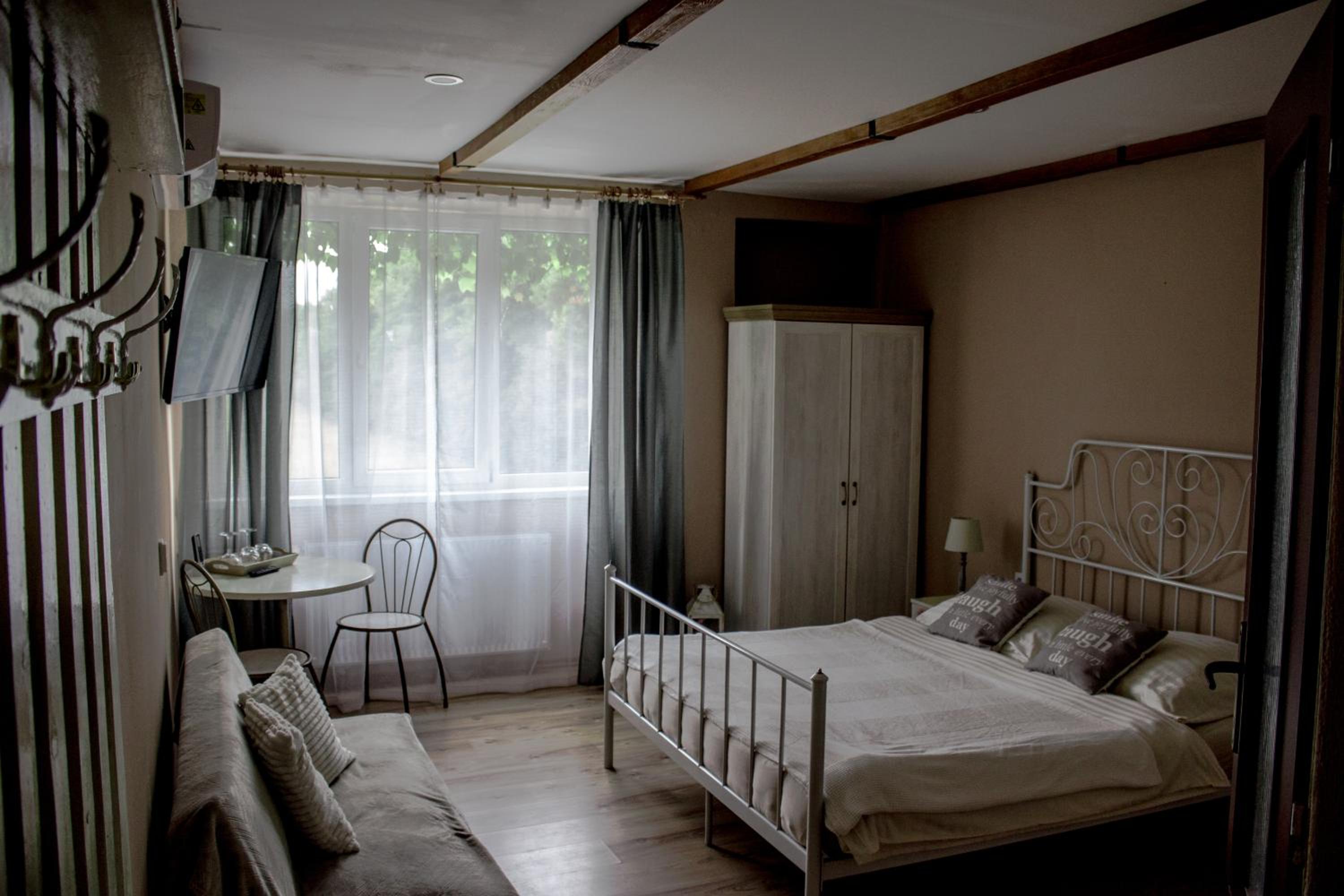 Deluxe Double Room with Shower photo 2