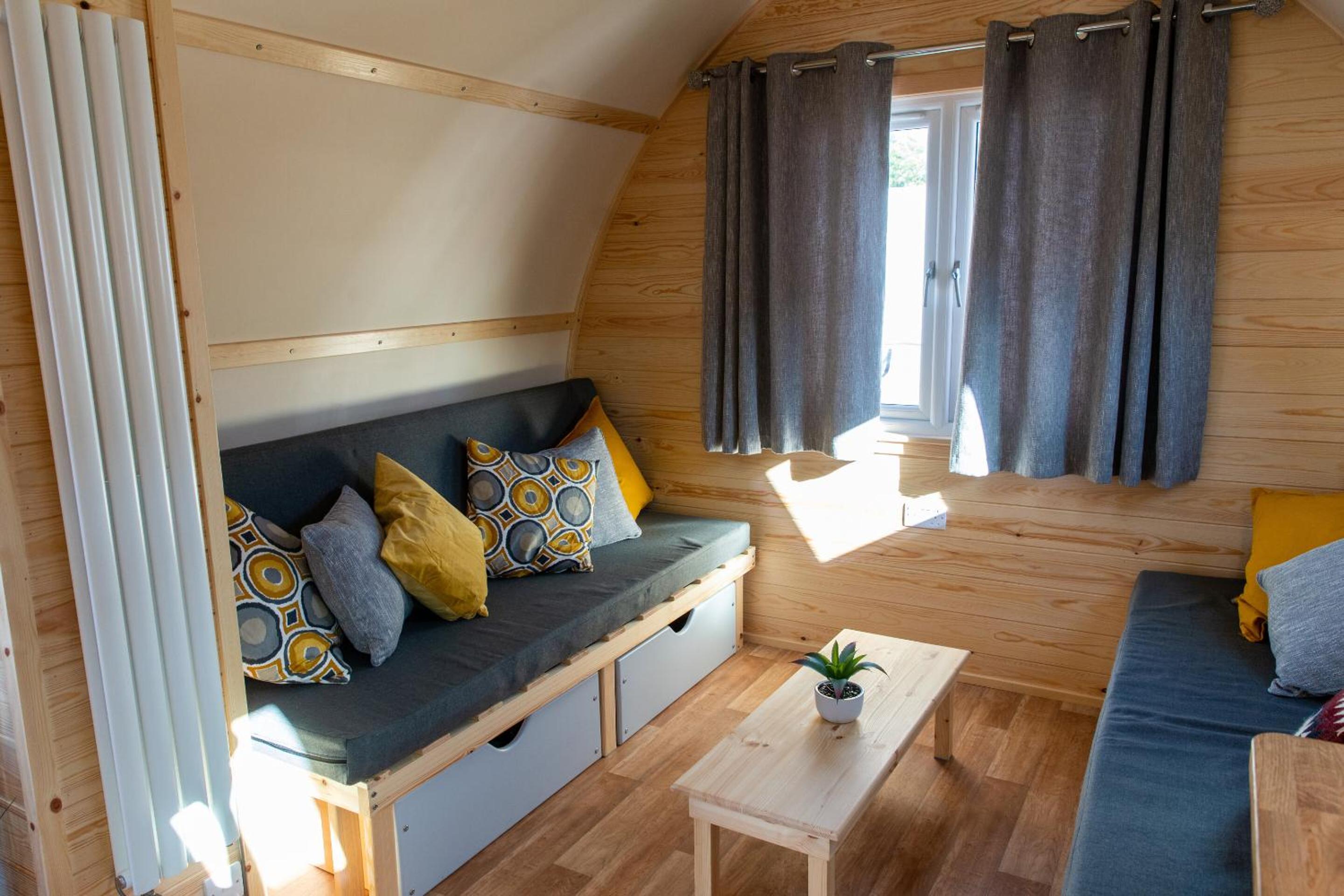 Large Stepless Cabin photo 1