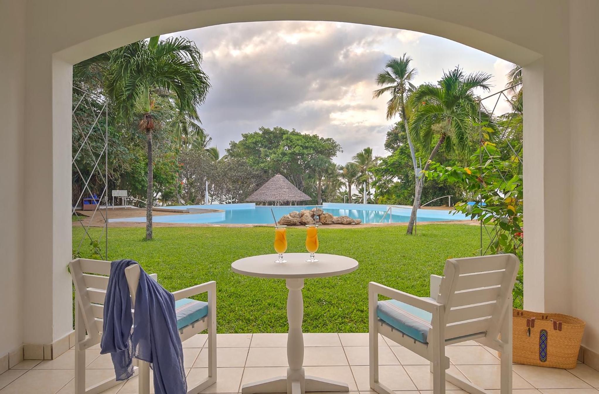 Pool Side Room photo 2