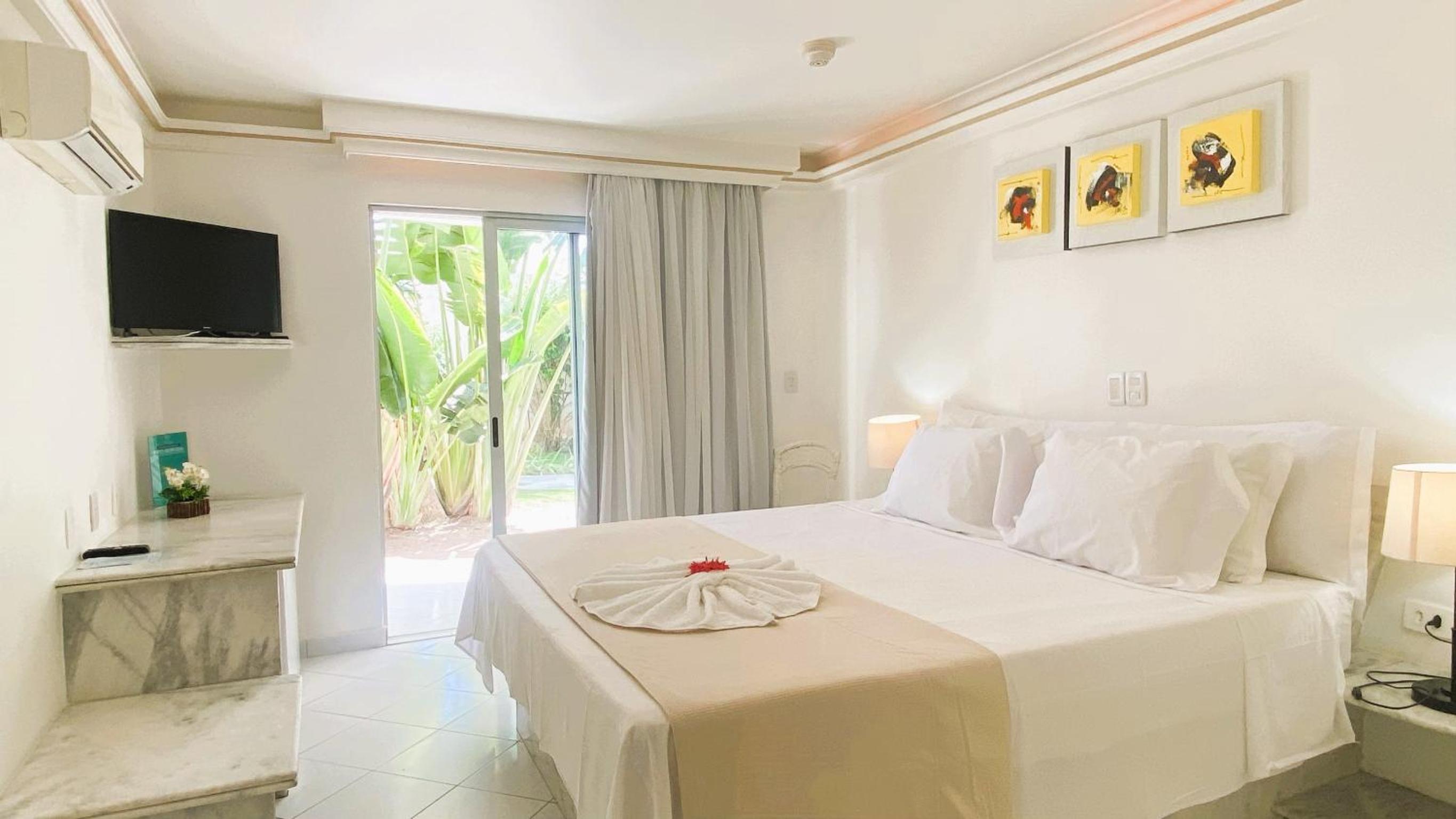 Deluxe with Side Garden View