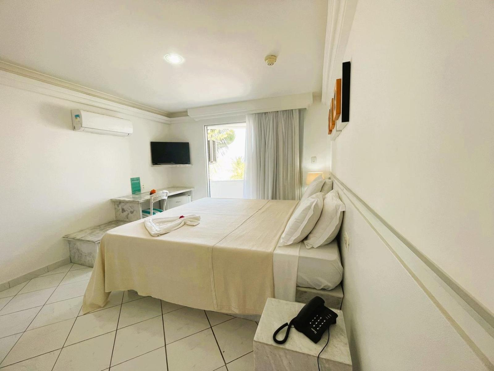 Deluxe Double Room with Side Sea View photo 3