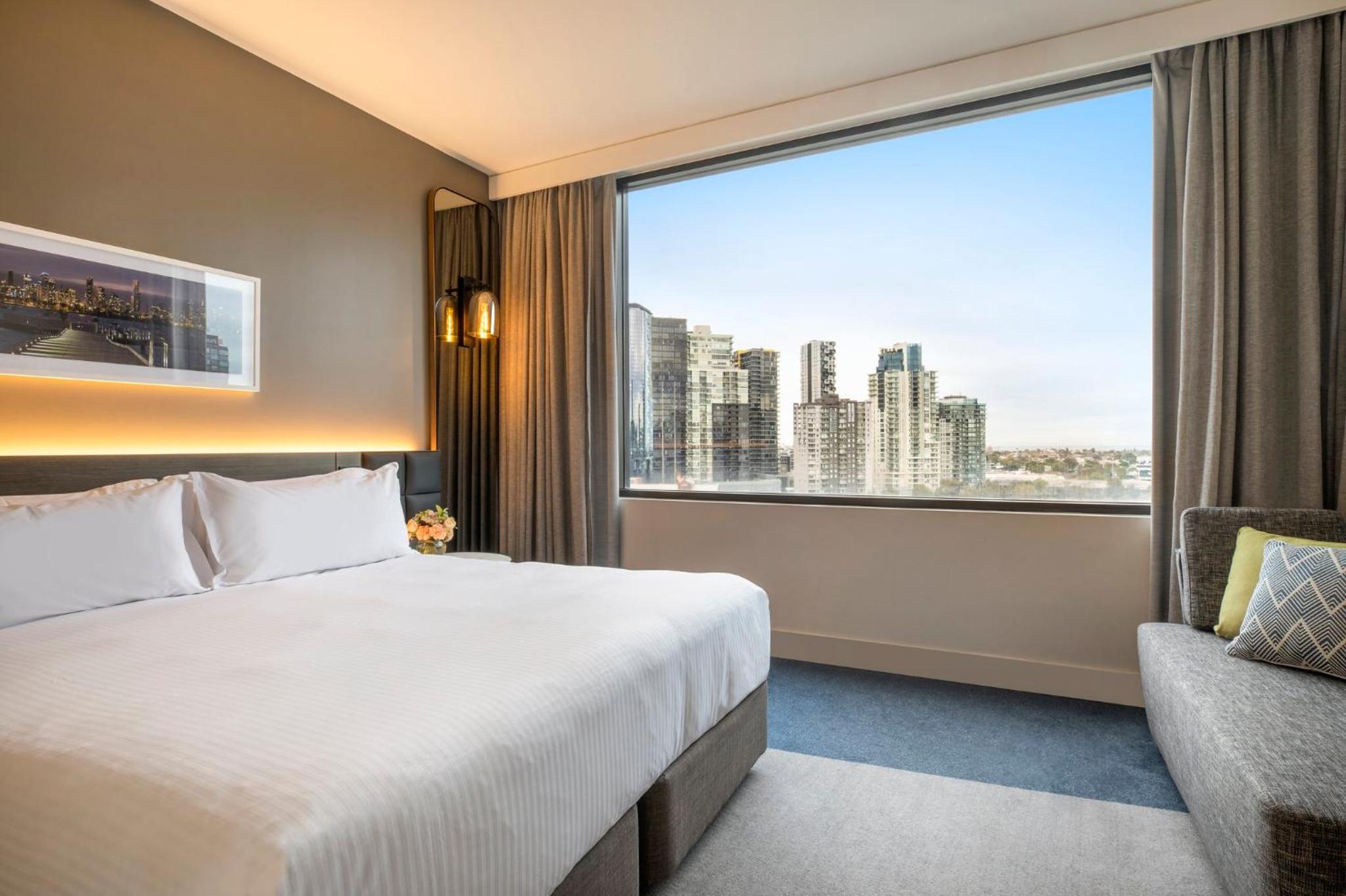 One-Bedroom Suite with River View - Photo 2
