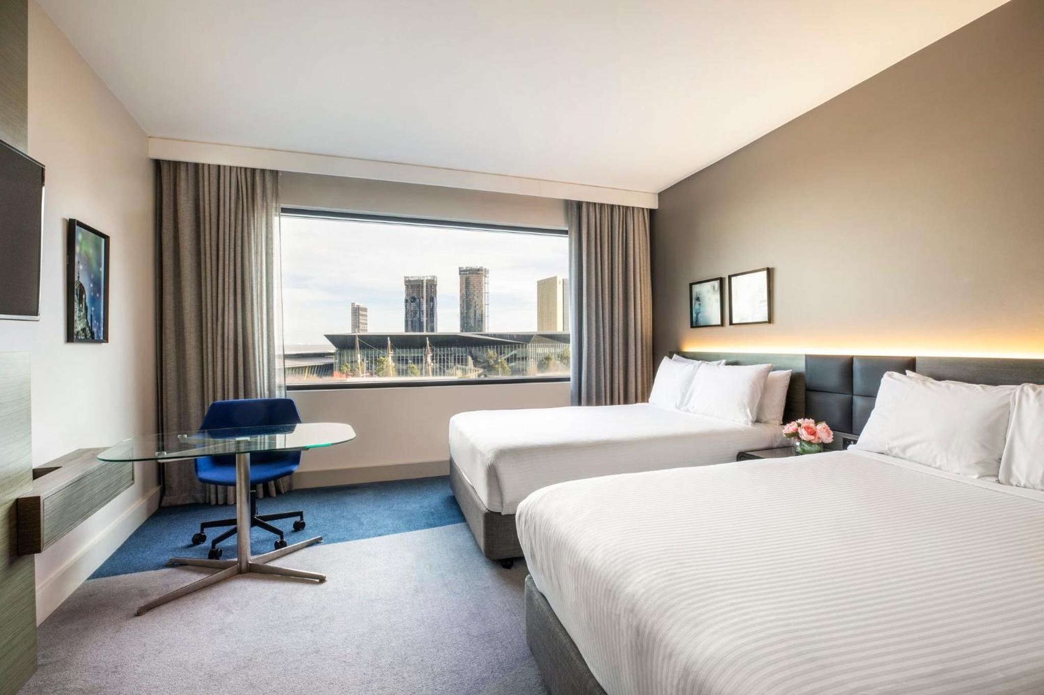 Standard Double Room with Two Double Beds and River View - Photo 6