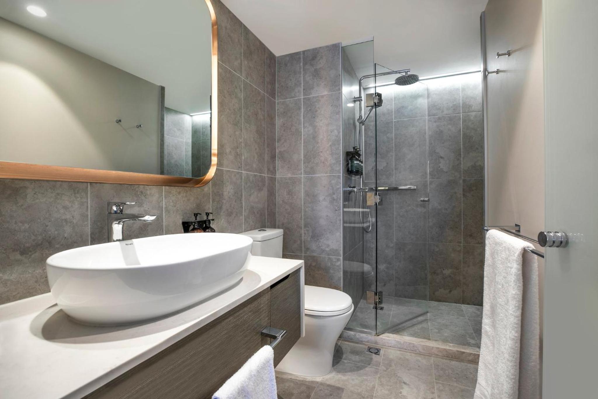 Standard King Room with River View - High Floor - Photo 4