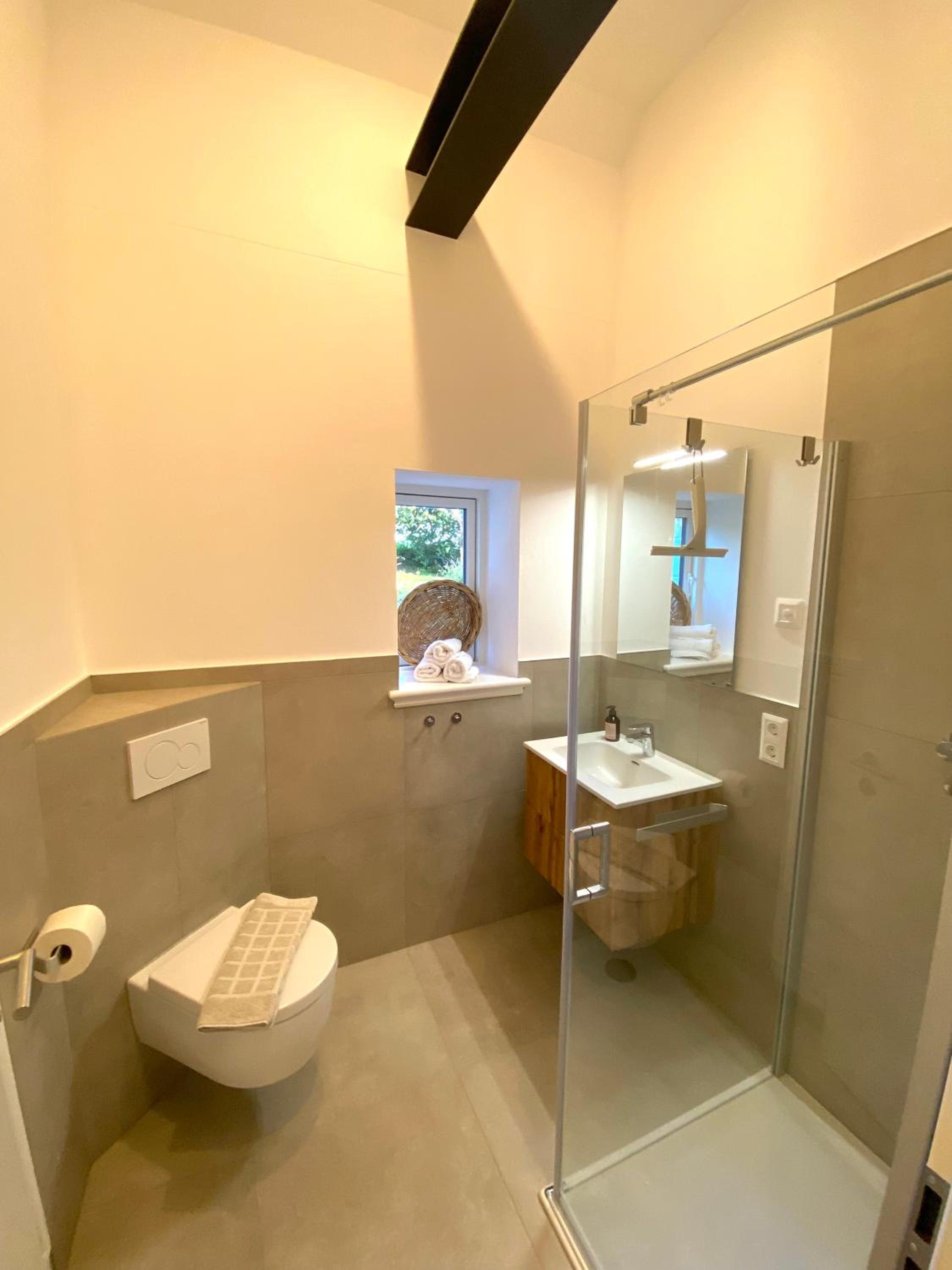 Apartment - Ground Floor photo 2