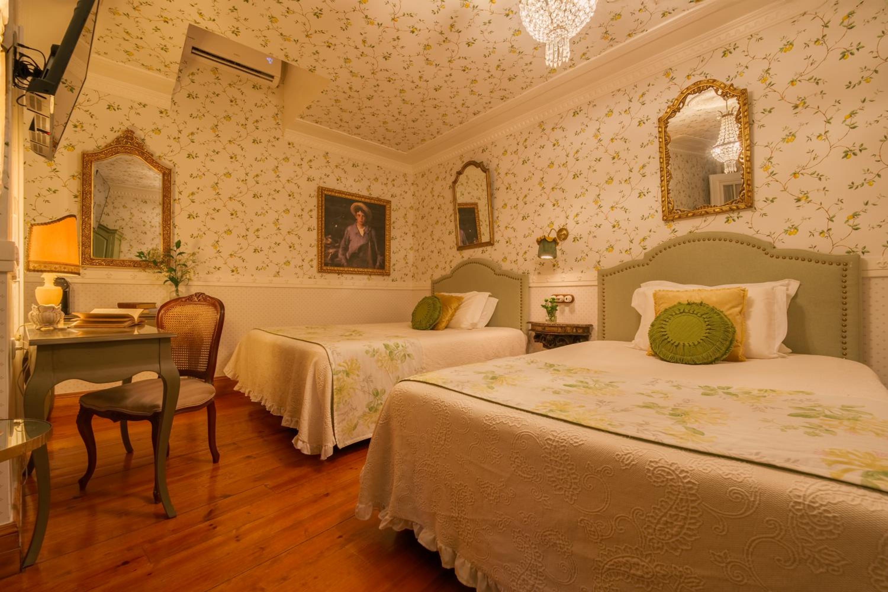 Superior Twin Room photo 2