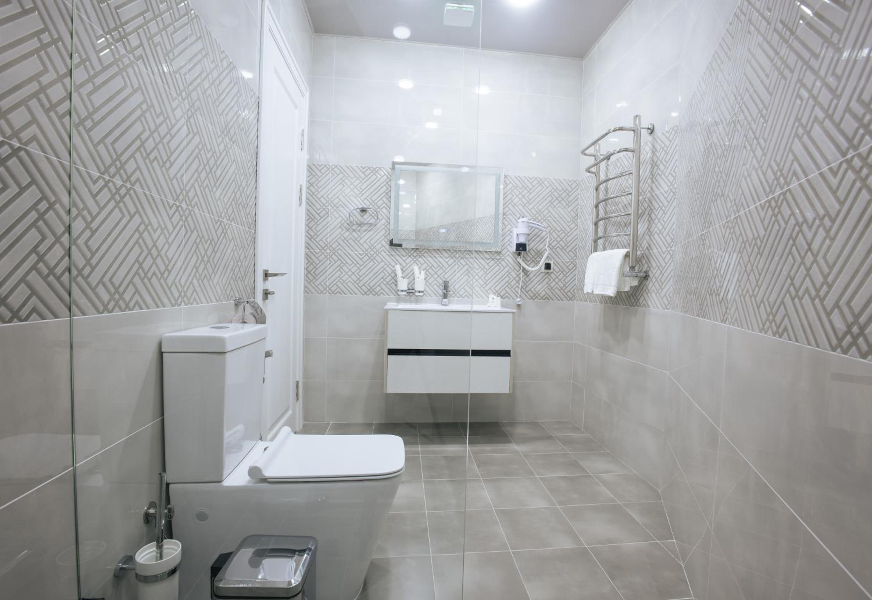 Twin Room with Private Bathroom photo 3