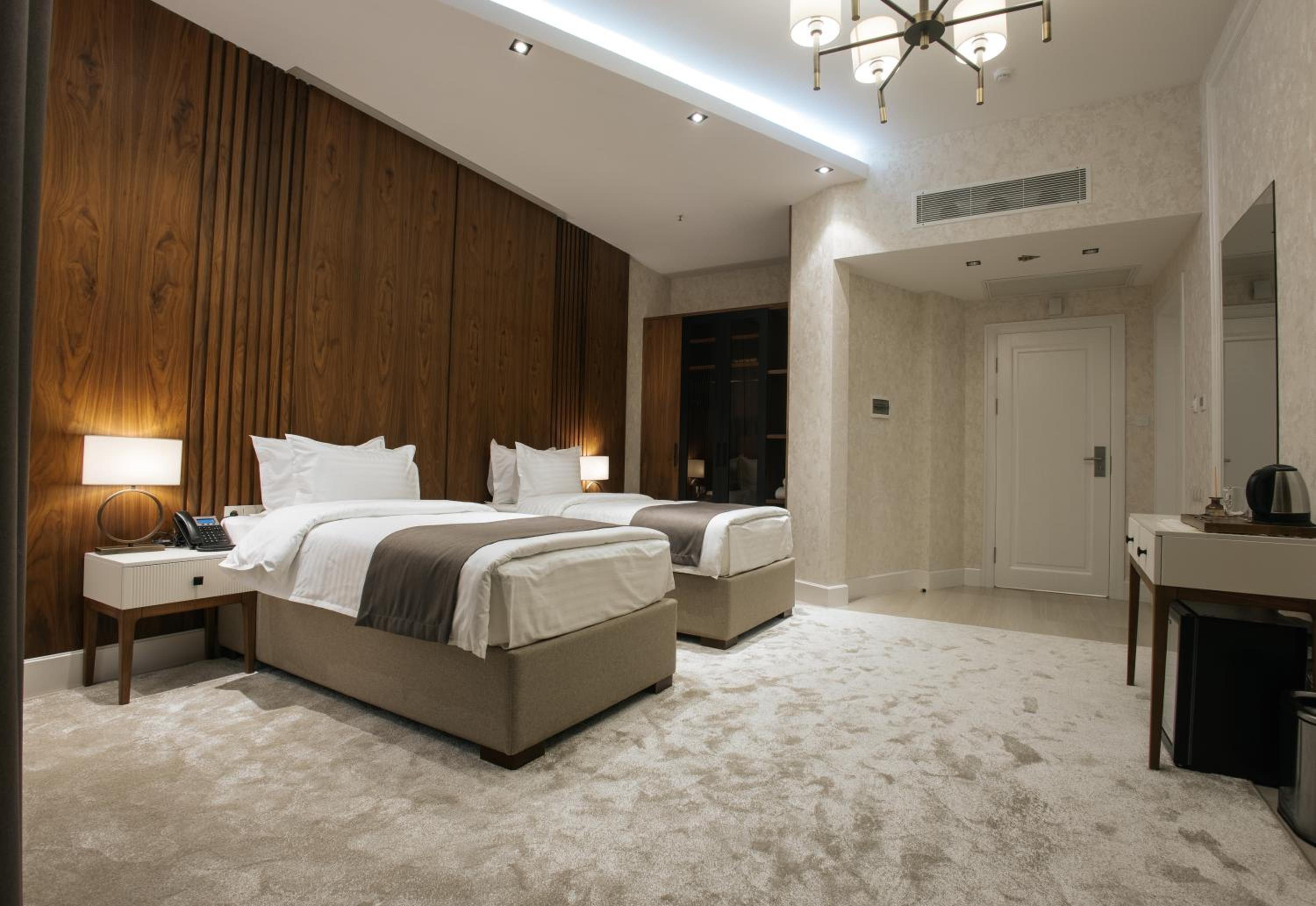 Twin Room with Private Bathroom photo 3