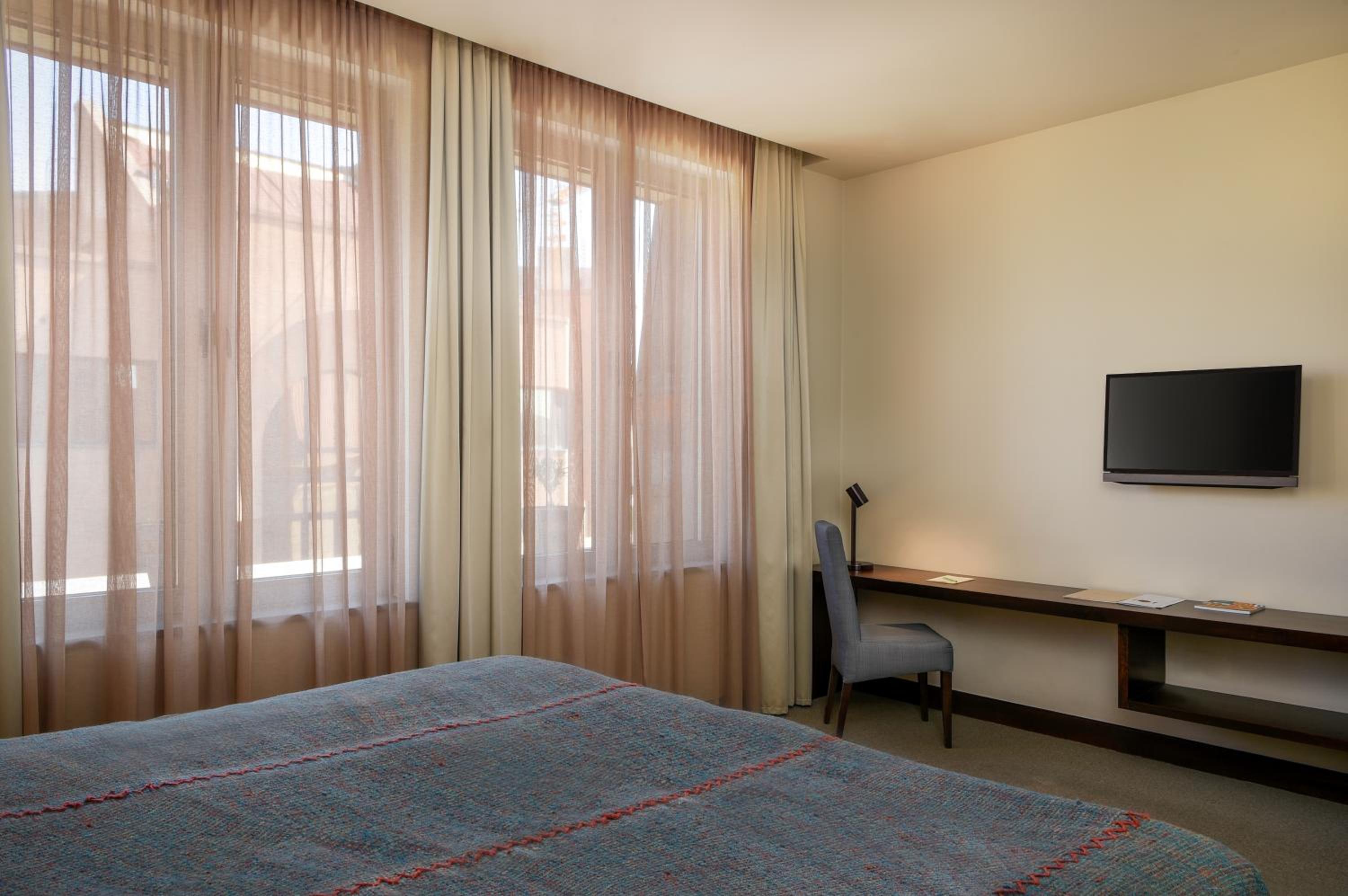 Standard King Room photo 3