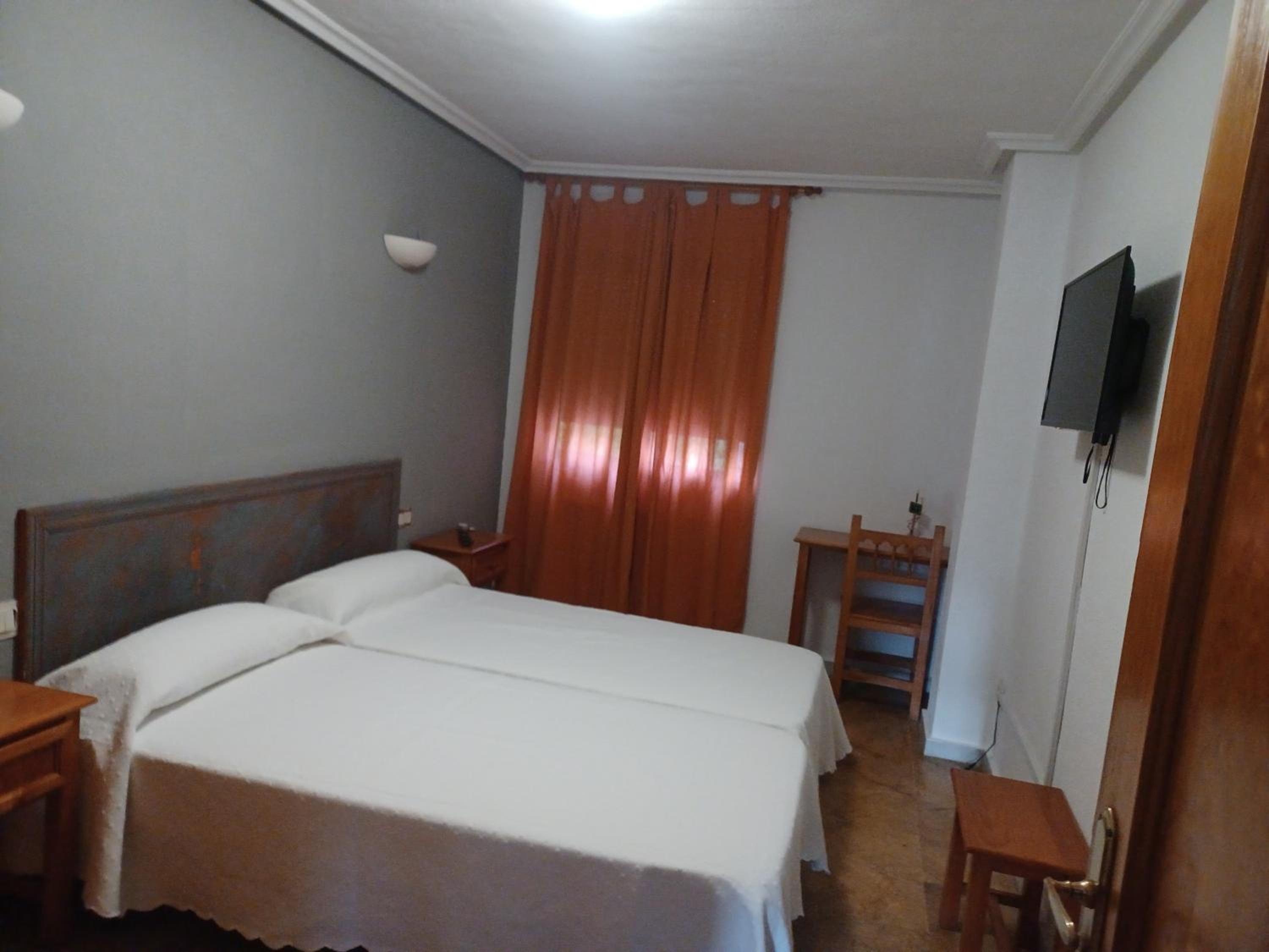 Double Room With Private Bathroom photo 3