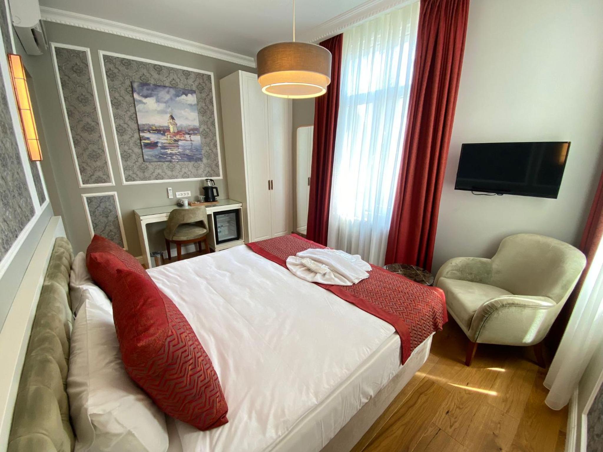 Deluxe King Room photo 3