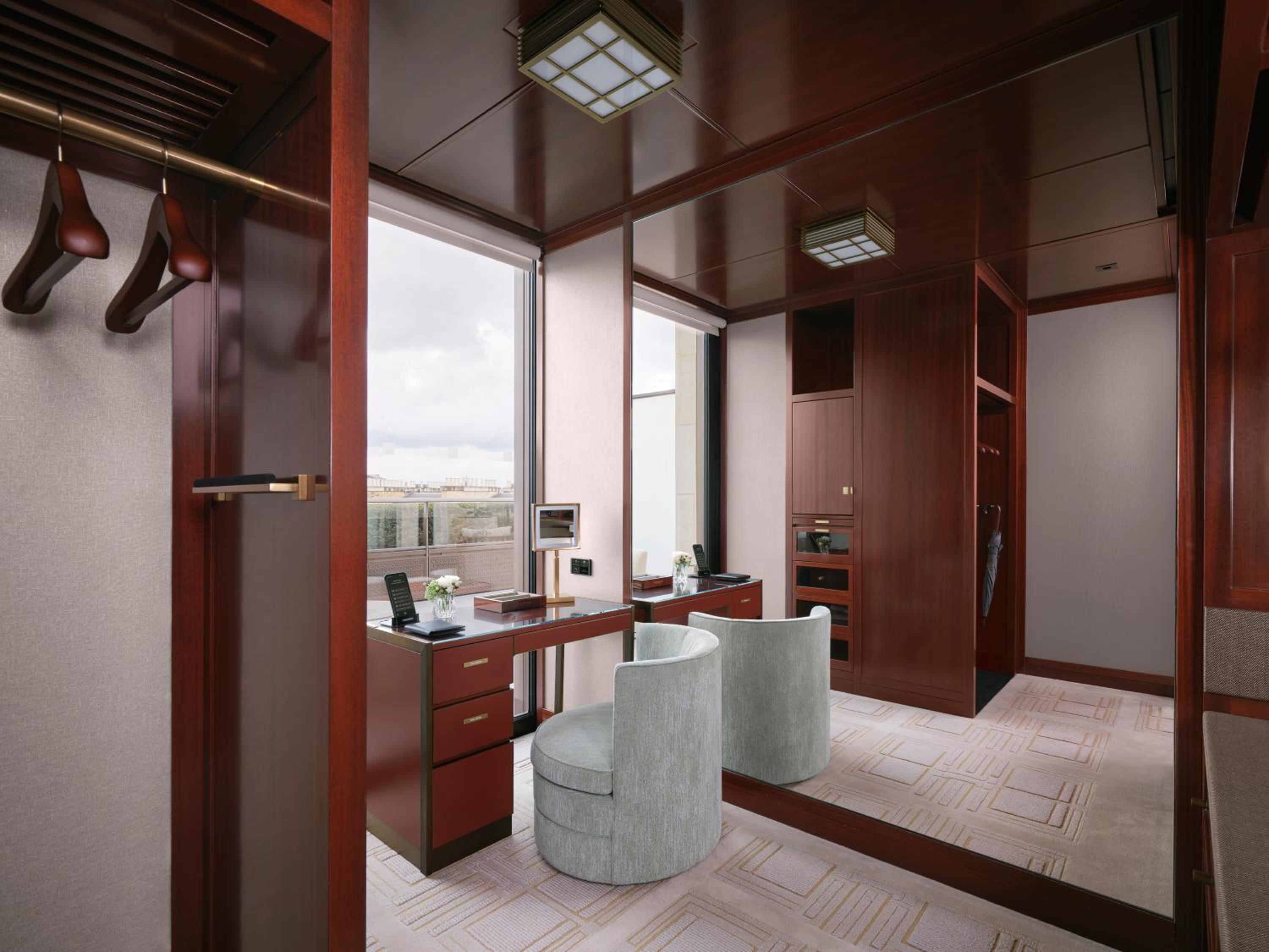 Grand Premier Terrace Suite King
