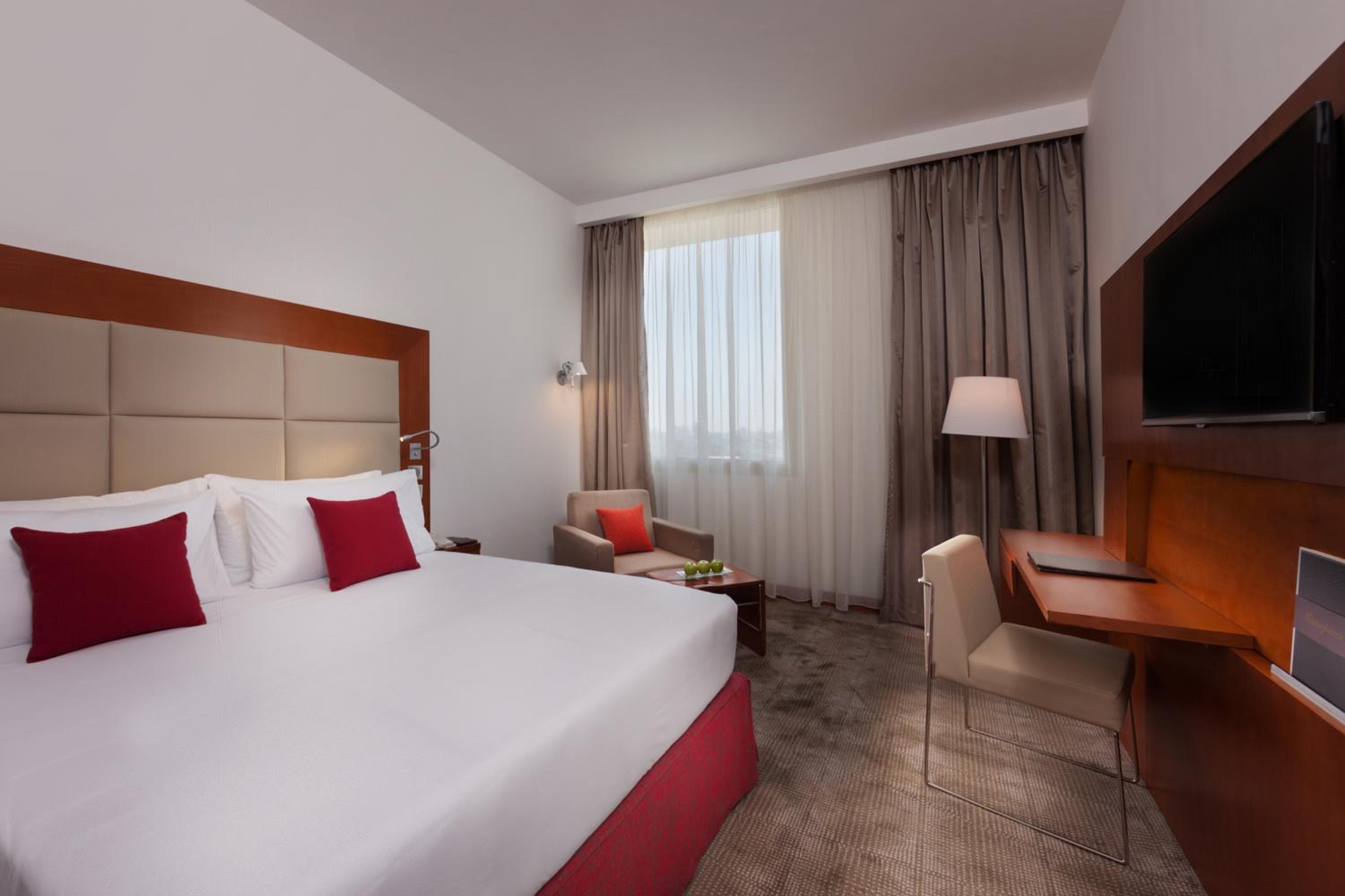 Superior Pool View Room
