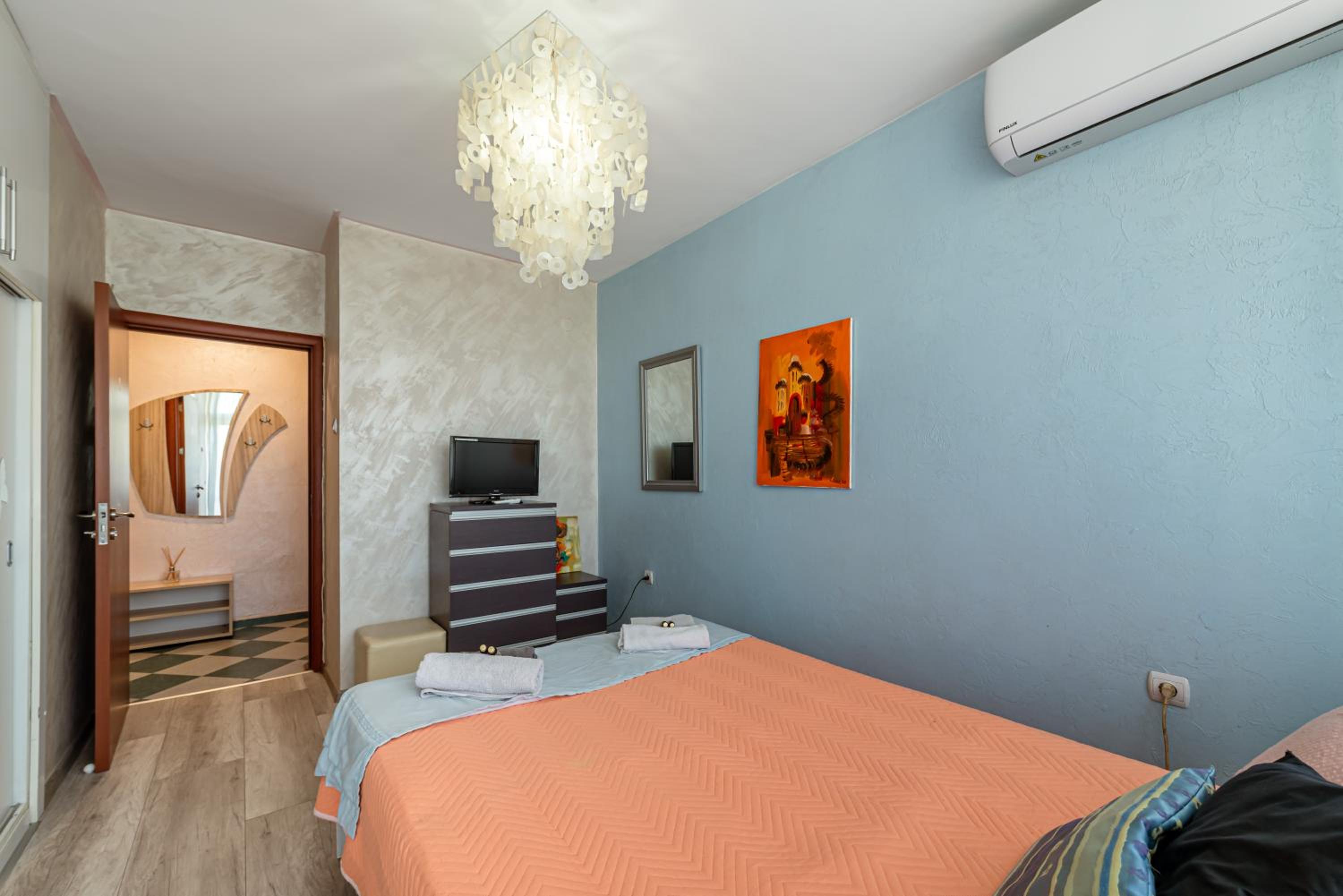 Two-Bedroom Apartment - 6 September Avenue - Photo 10