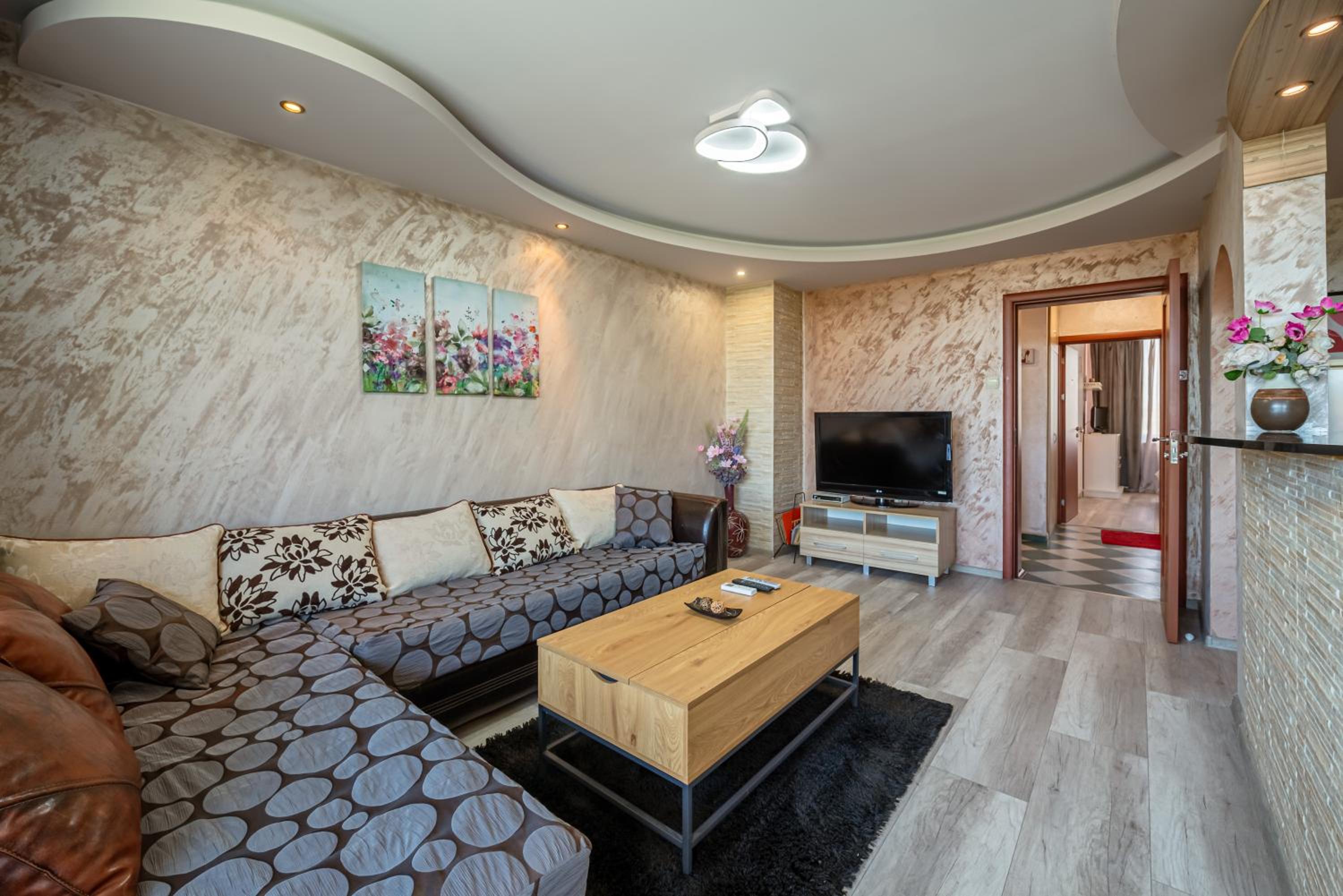 Two-Bedroom Apartment - 6 September Avenue - Photo 1