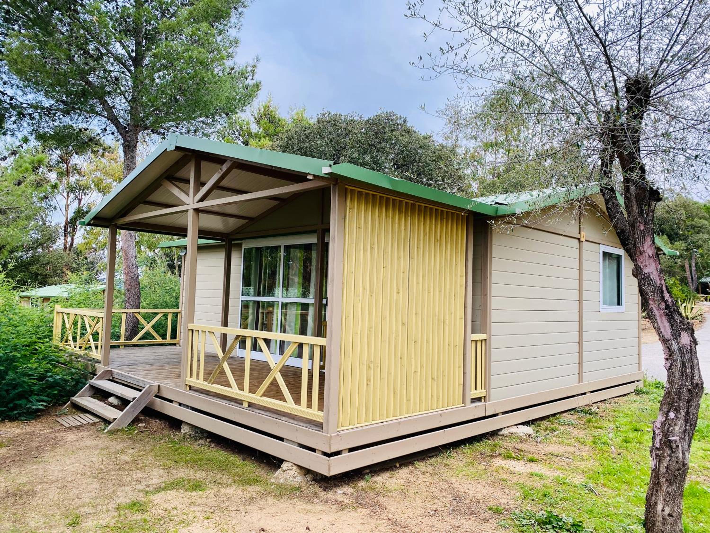 SuperiorThree-Bedroom Bungalow photo 2
