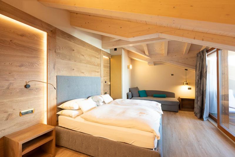 Deluxe Junior Suite - Photo 1