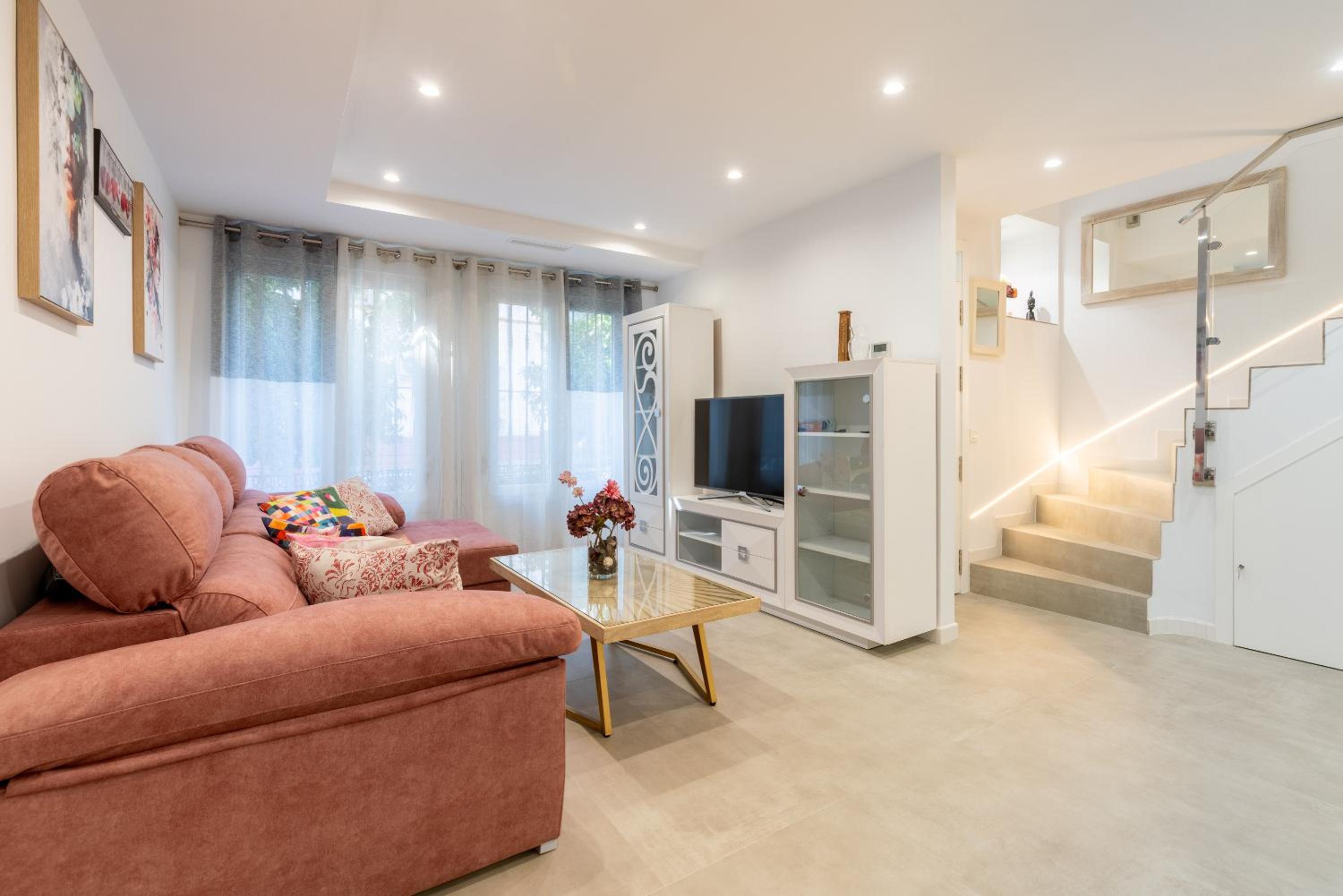 Apartamento de tres habitaciones con piscina privada