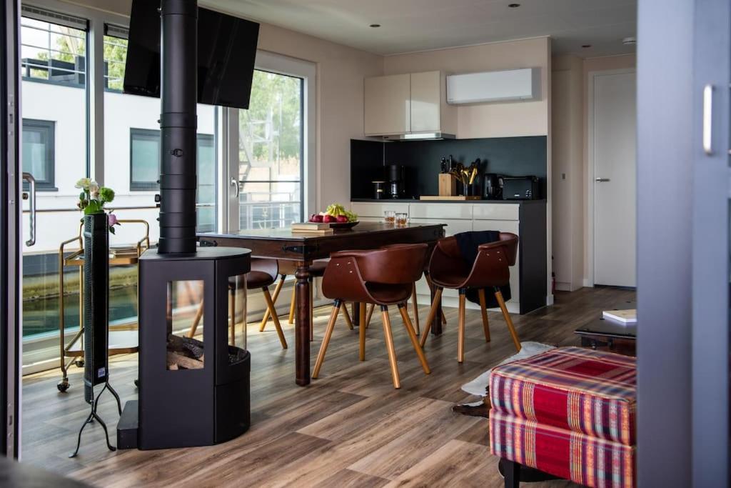 Two-Bedroom House photo 2